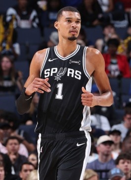 文班亚马26分钟7封盖平邓肯队史纪录 马刺首节风暴已成制胜公式