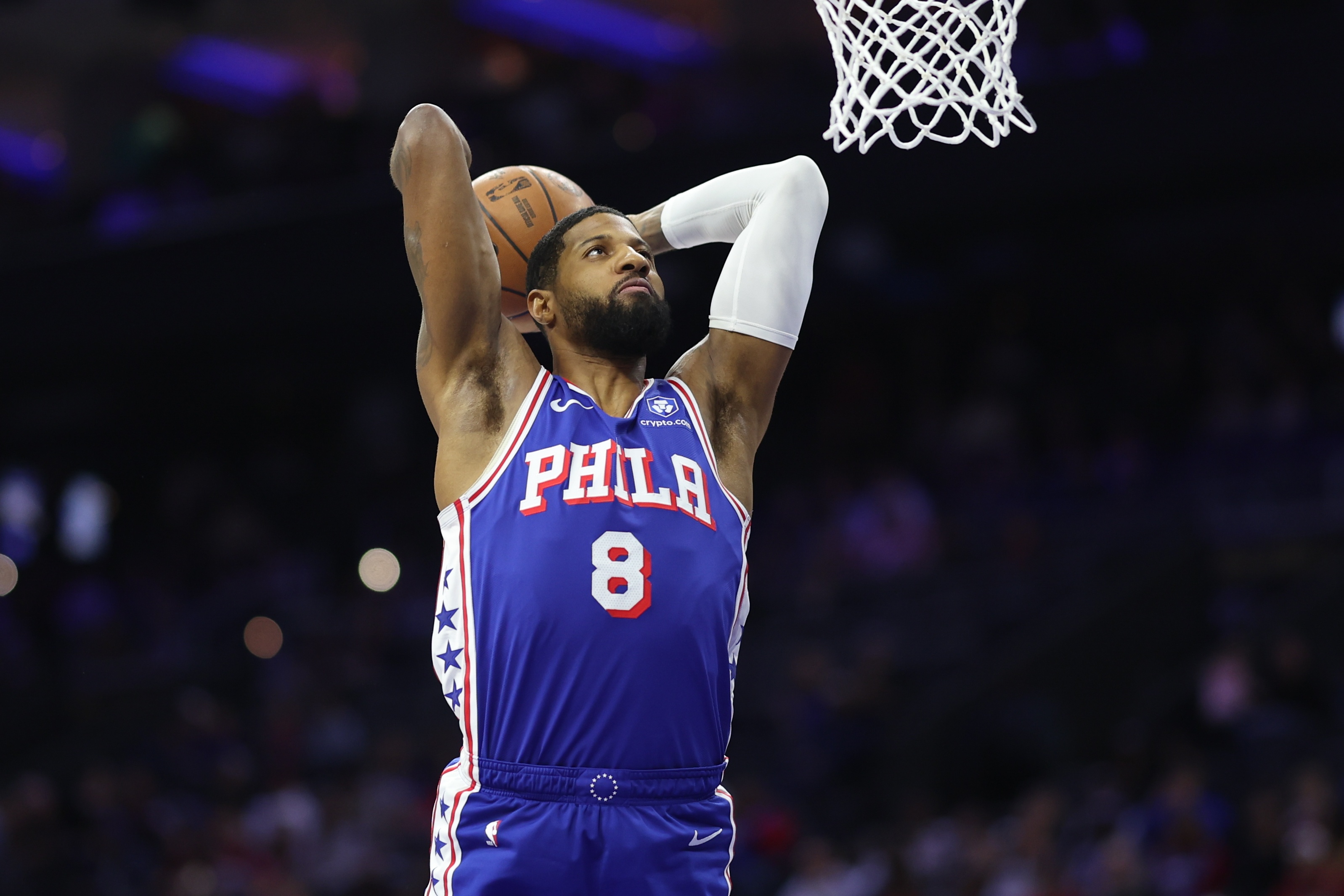 乔治复出砍28分盛赞年轻球员 76人狂轰157分屠牛 乔治复出砍28分盛赞年轻球员 76人狂轰157分屠牛