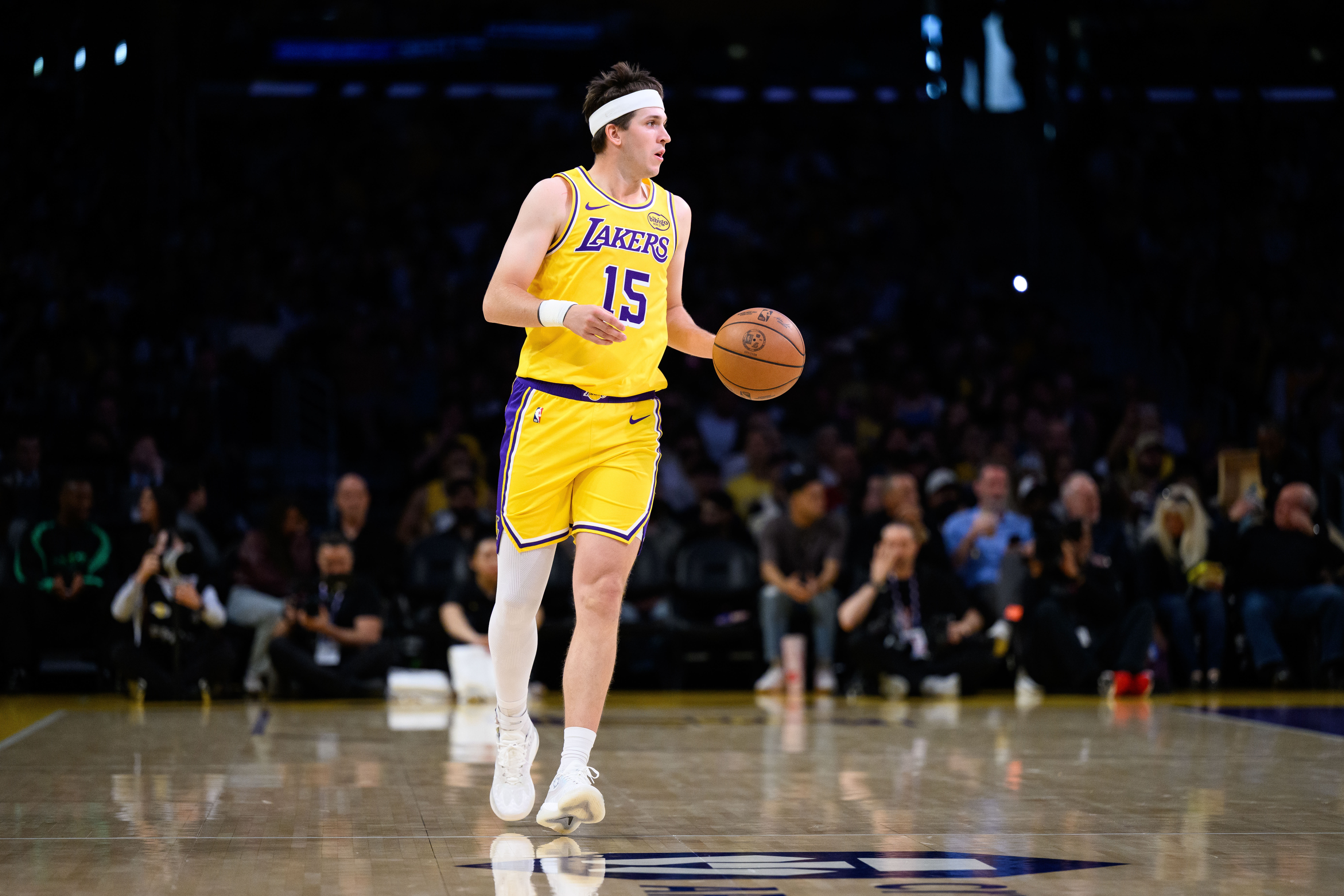 湖人重返争冠行列但胜算最低 52胜与前三席位成硬指标 湖人重返争冠行列但胜算最低 52胜与前三席位成硬指标