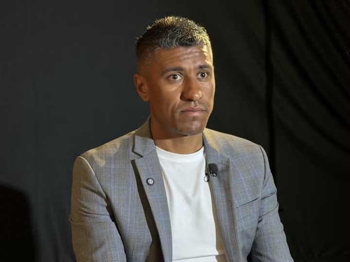 保利尼奥亲述巴萨转会内幕 梅西赛场直接邀约