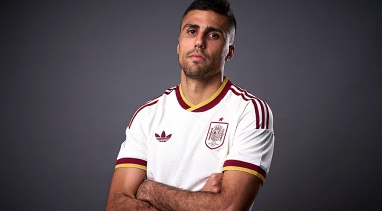 罗德里:身体状态已恢复至最佳 国家队新角色是责任也是传承