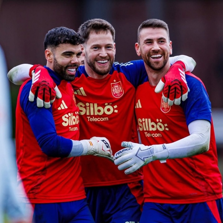 德拉富恩特确认乌奈·西蒙一门地位 直言拉亚在英被誉世界最佳 德拉富恩特确认乌奈·西蒙一门地位 直言拉亚在英被誉世界最佳