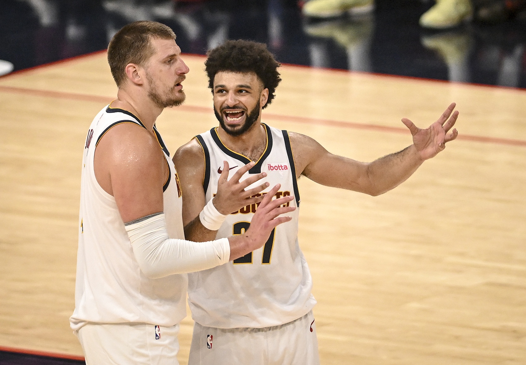 约基奇为穆雷请命 直言其应获最佳阵容认可 约基奇为穆雷请命 直言其应获最佳阵容认可