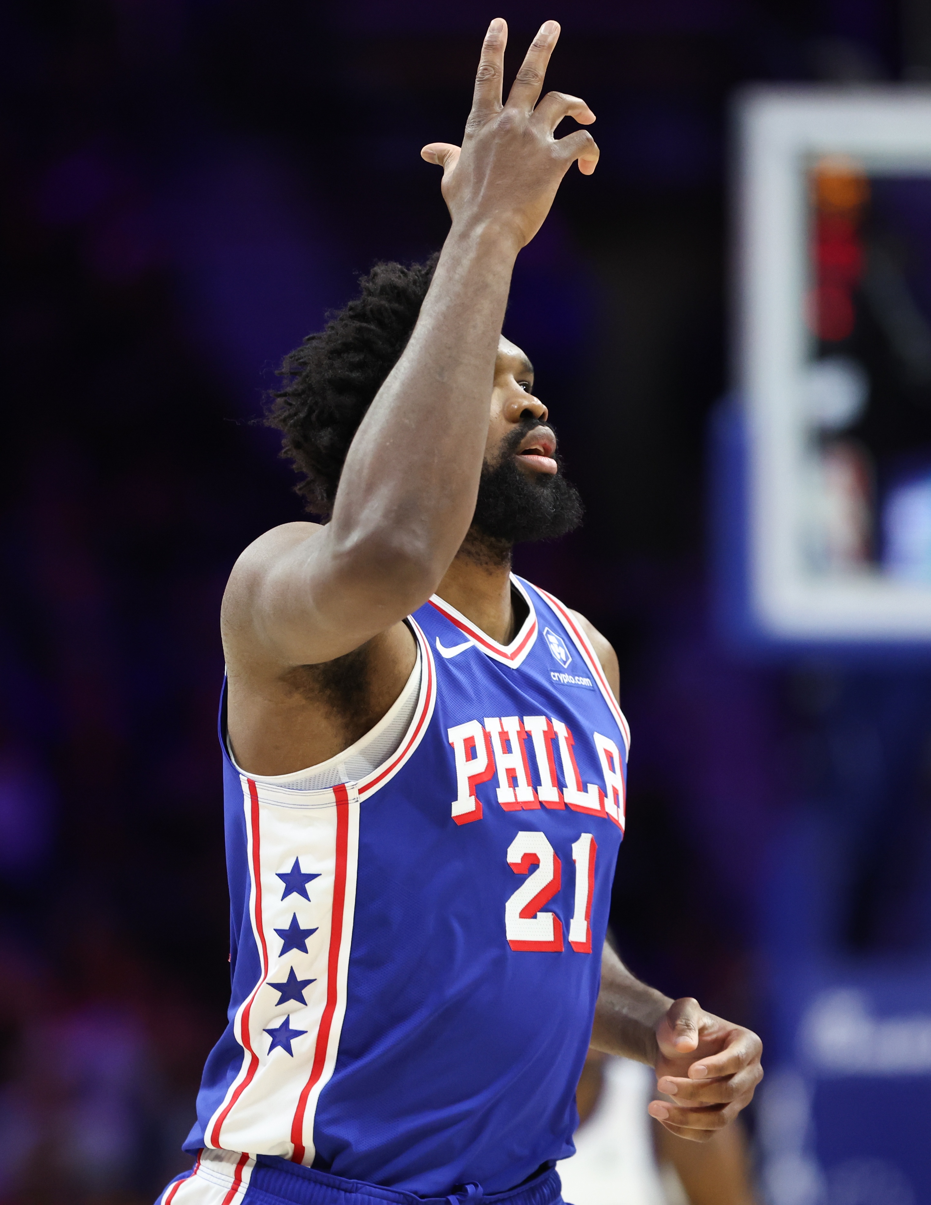 恩比德复出两战场均32分 投篮效率显著提升