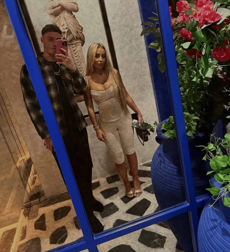 帕尔默女友霍尔德祈祷两人同赴世界杯 帕尔默女友霍尔德祈祷两人同赴世界杯