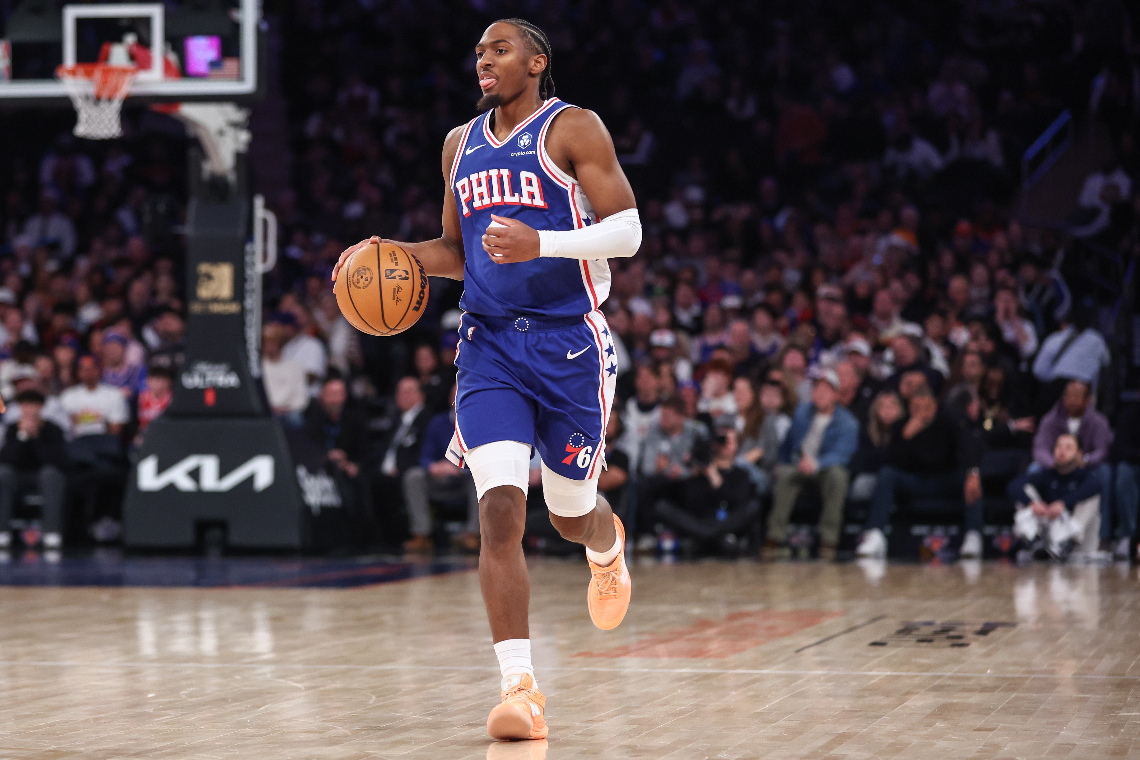 湖人休赛期唯一补强窗口 里夫斯合同成关键杠杆 詹姆斯940万或离队