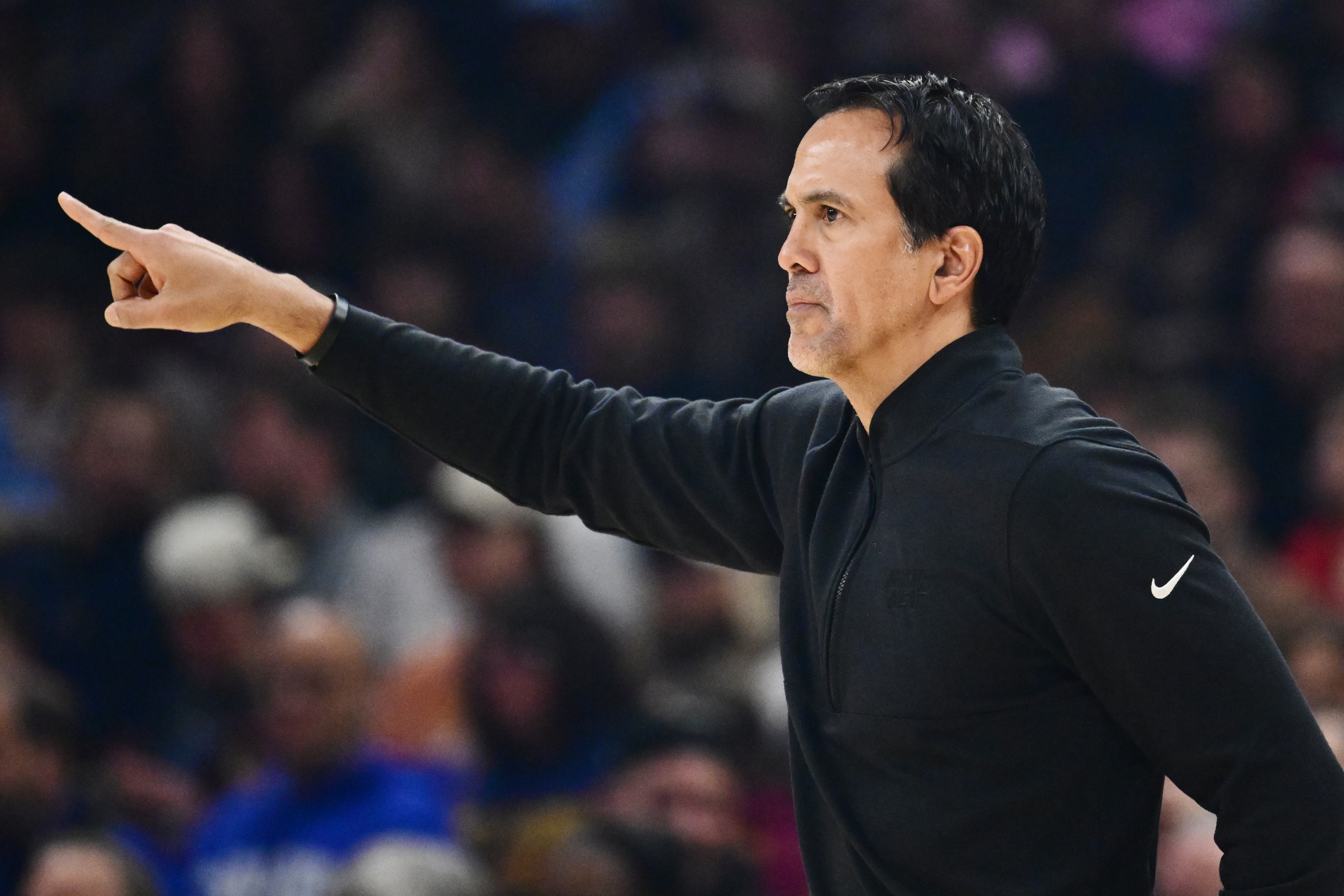 比尔·西蒙斯指热火或故意守第十 称其自信能赢任何附加赛对手