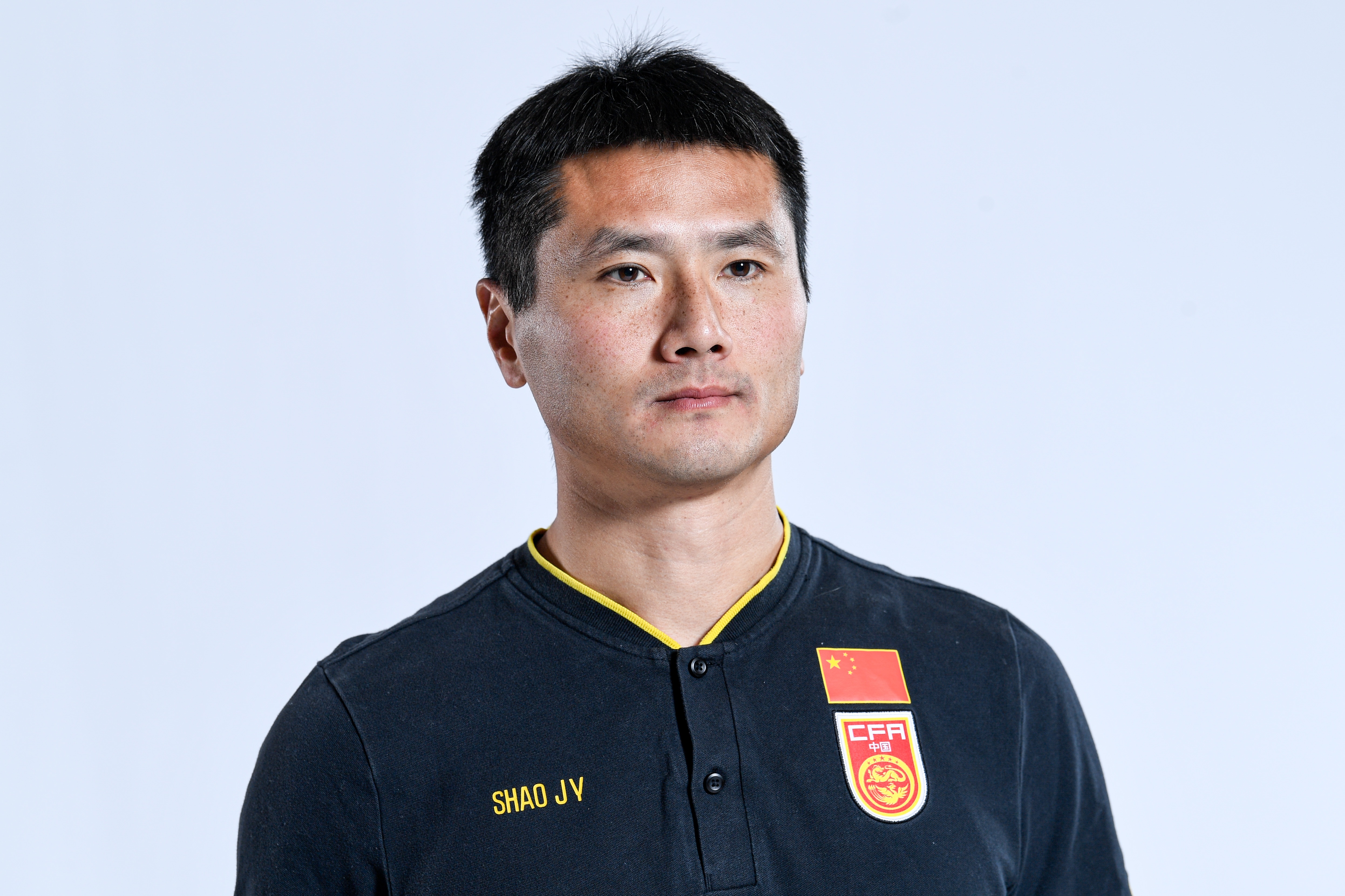 国足0-2喀麦隆 邵佳一临场调整收效 进攻顽疾未解