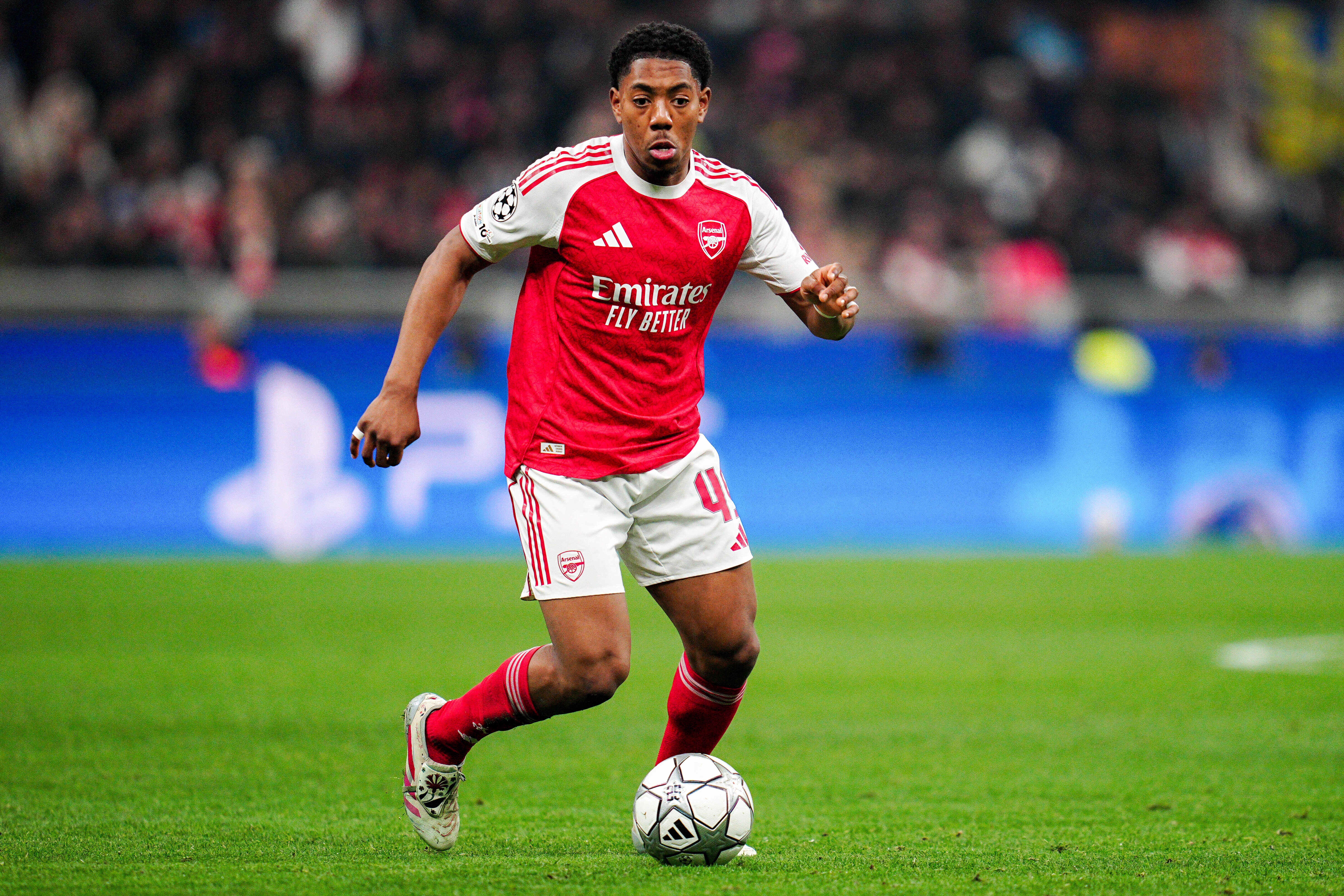 曼联评估阿森纳19岁中场斯凯利 球员国家队前景黯淡