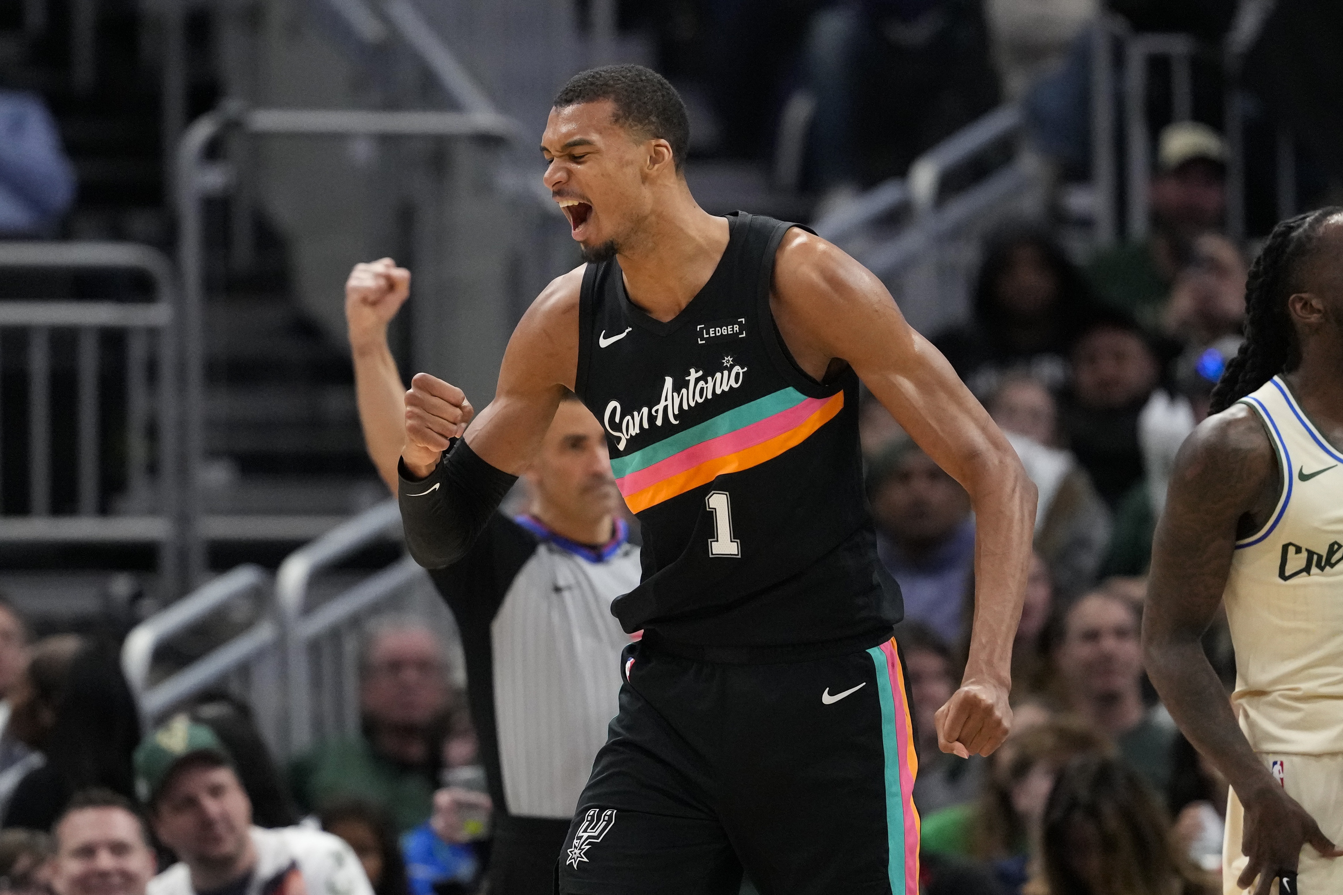 TA专家团MVP模拟投票 SGA整体表现获首推 东契奇微弱优势领先布朗 TA专家团MVP模拟投票 SGA整体表现获首推 东契奇微弱优势领先布朗