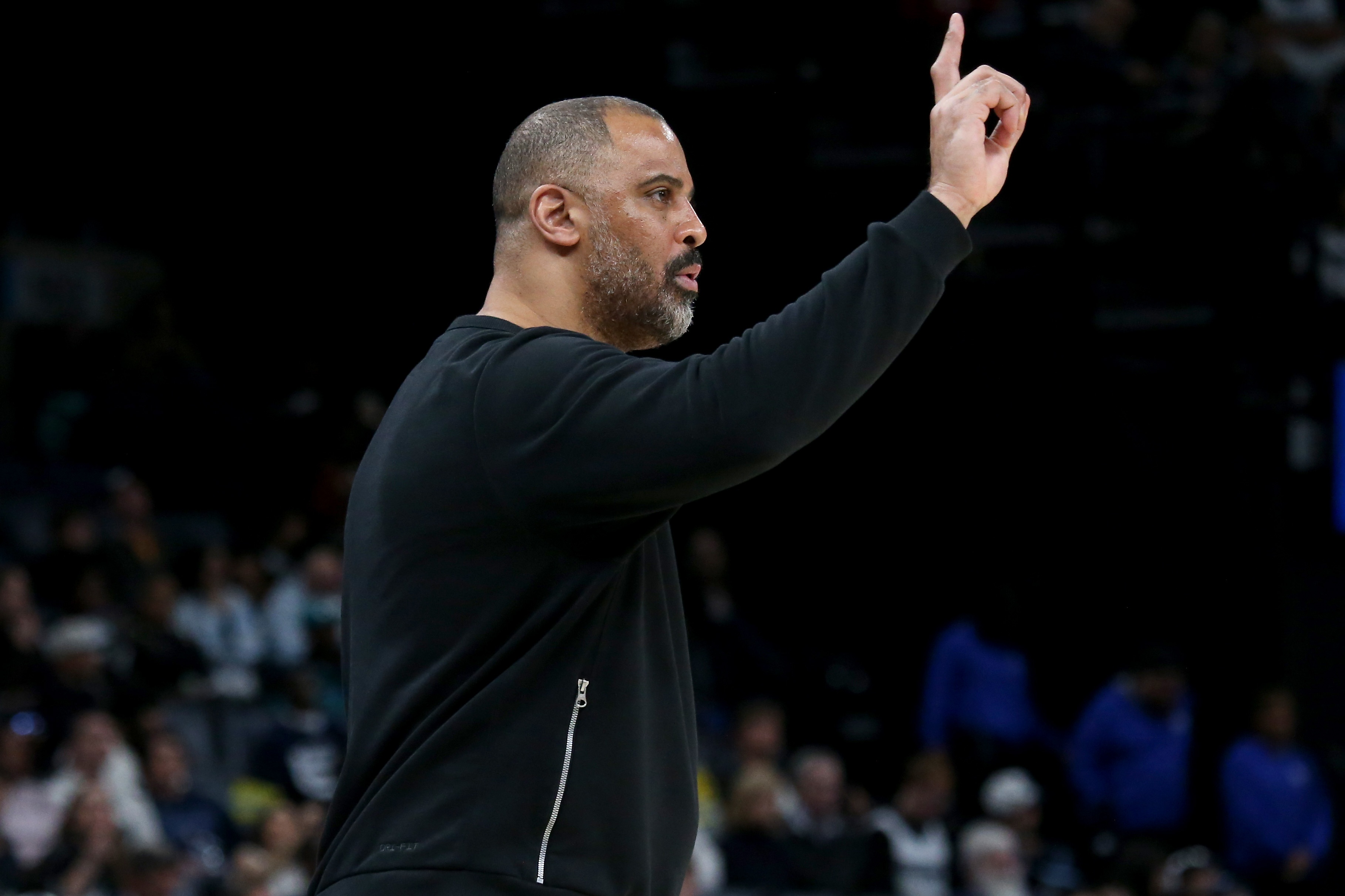 乌度卡执教能力遭名记炮轰 火箭赛季崩盘引高层震动