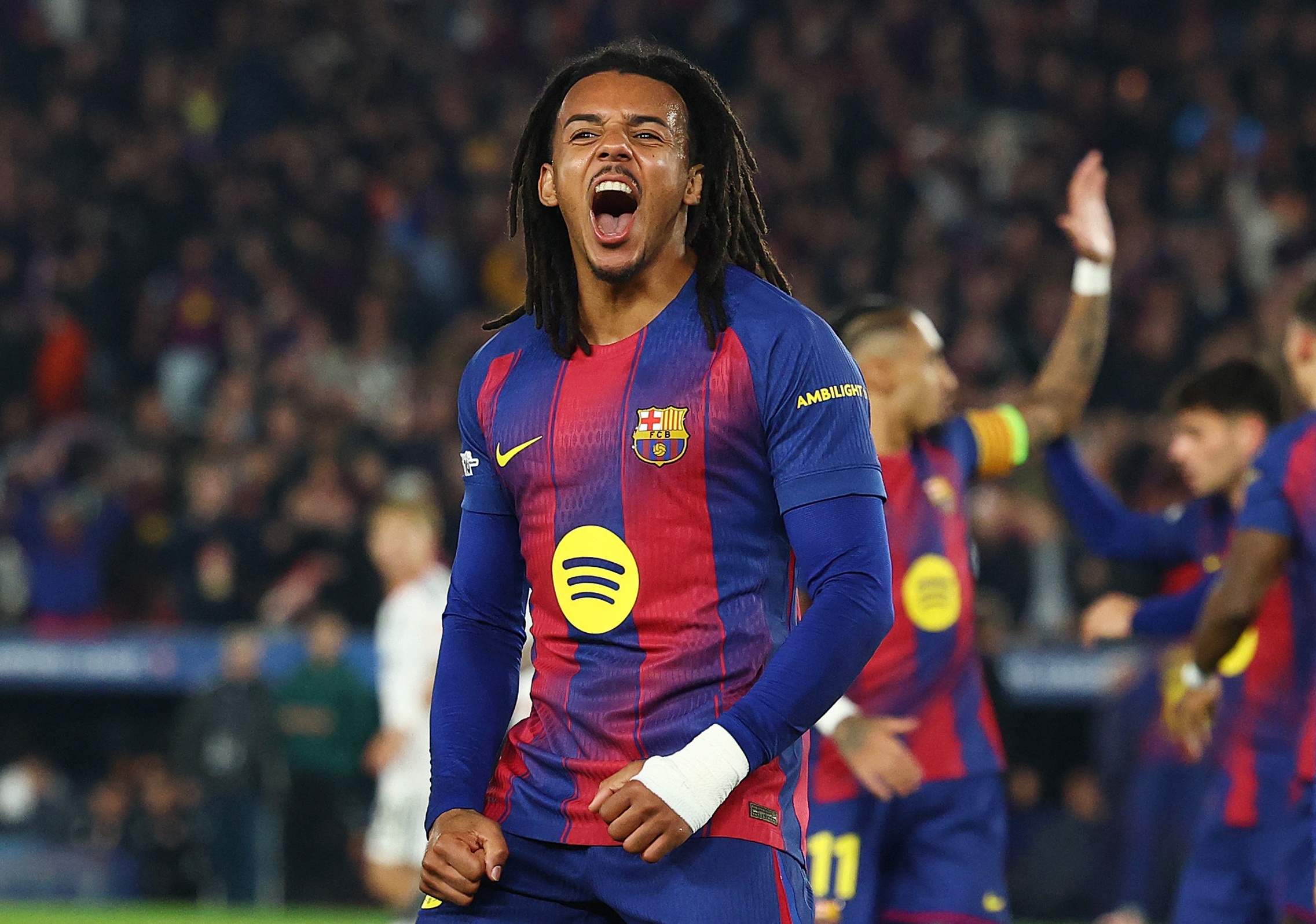 巴萨防线三将复出合练 德容恢复进度滞后无缘战马竞