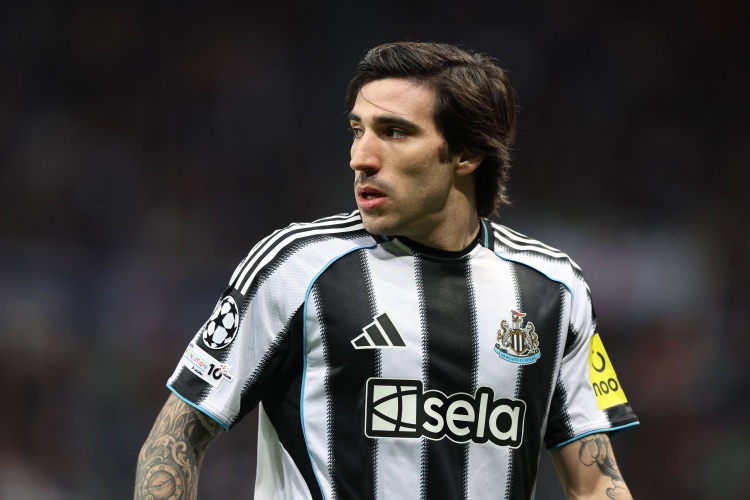 邮报:托纳利若入市曼联领跑 纽卡夏窗或售核心非吉马良斯 邮报:托纳利若入市曼联领跑 纽卡夏窗或售核心非吉马良斯