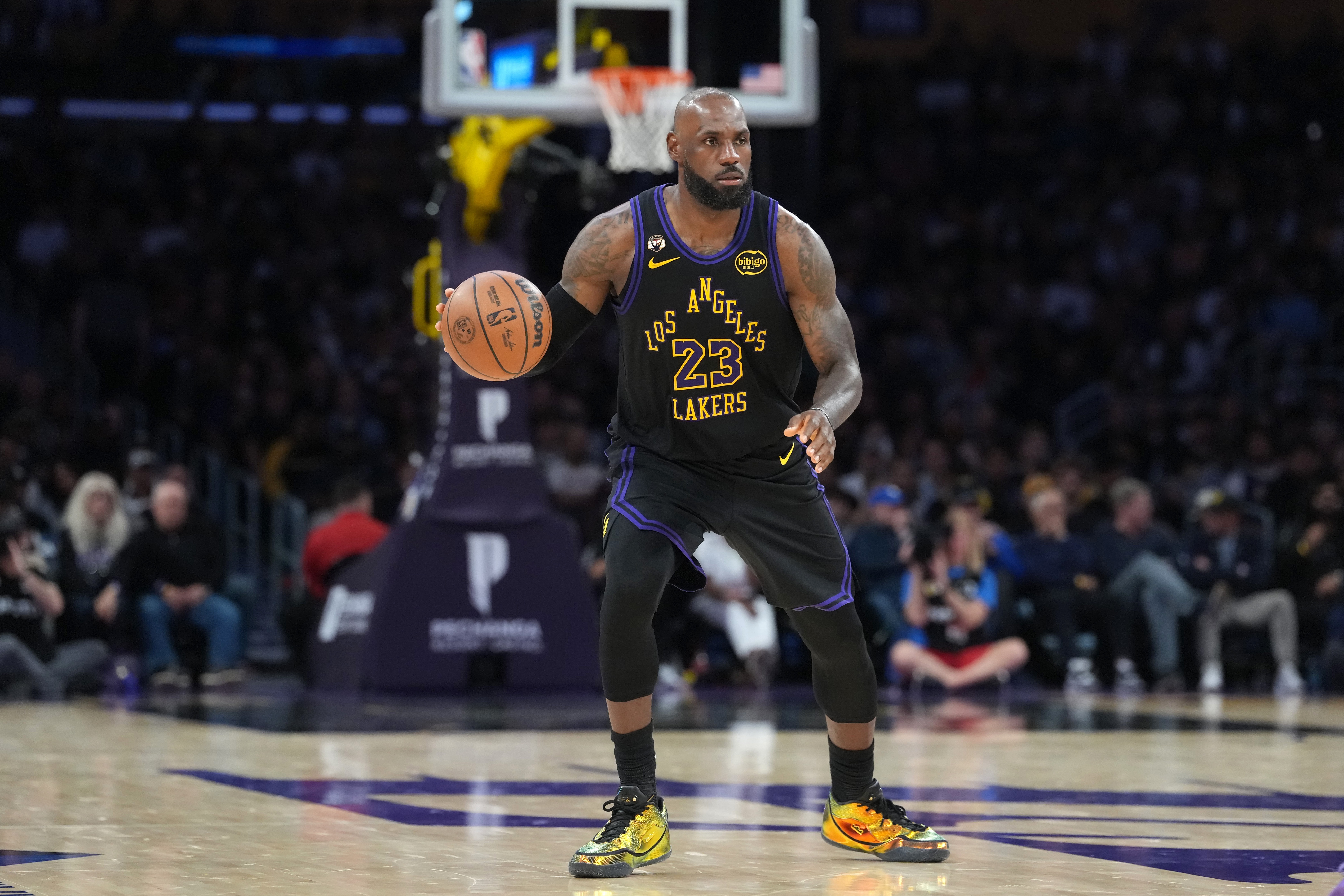 詹姆斯31分钟高效串联 湖人轻取骑士