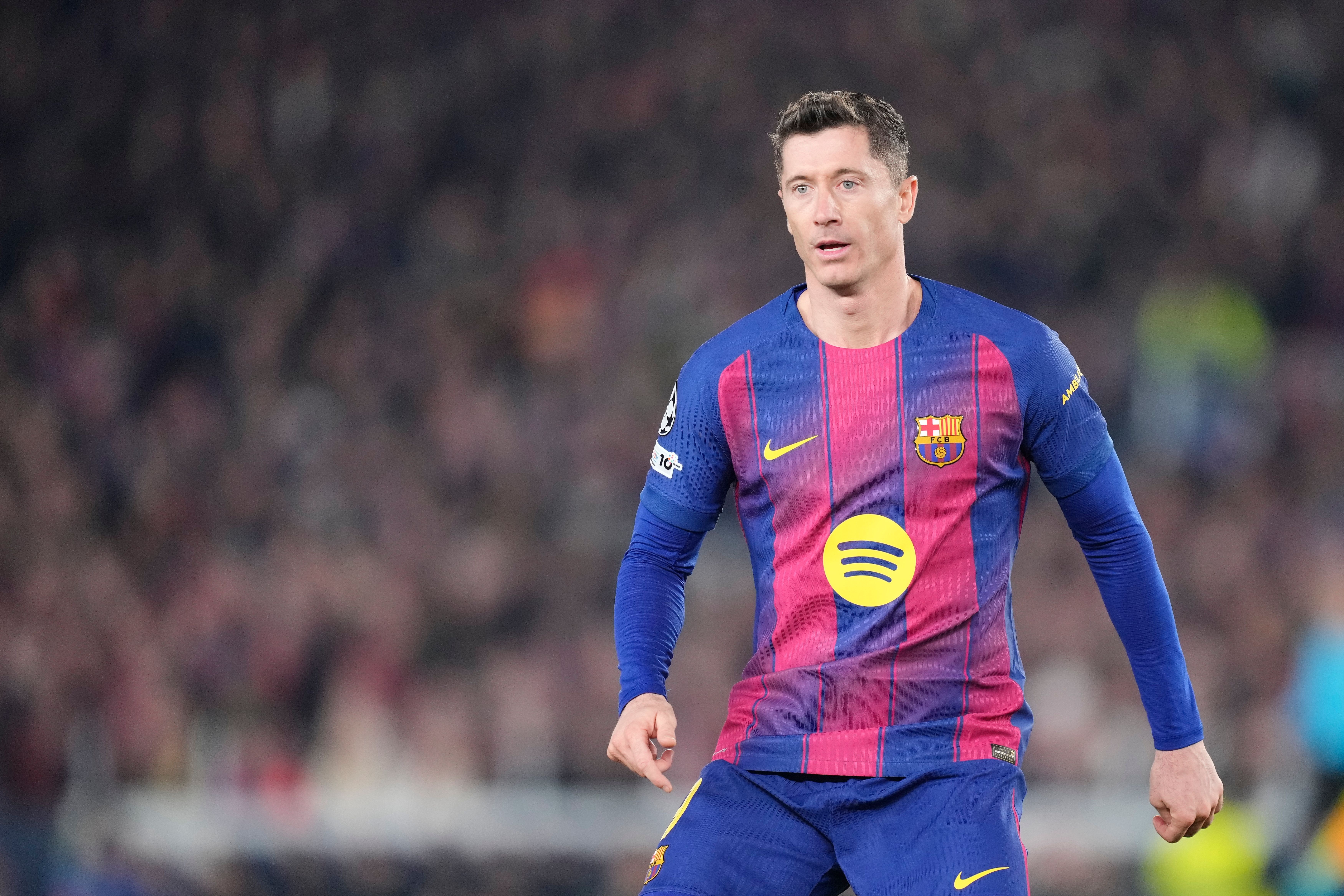 罗马诺：莱万面临生涯十字路口 巴萨提供一年降薪续约合同