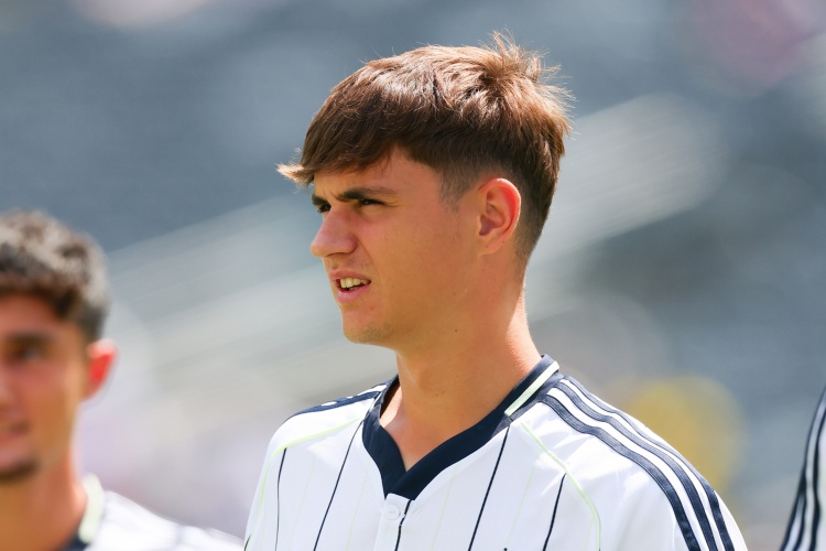 米兰纽卡帕尔马紧盯皇马青训后卫阿瓜多 赛季末表现定去向