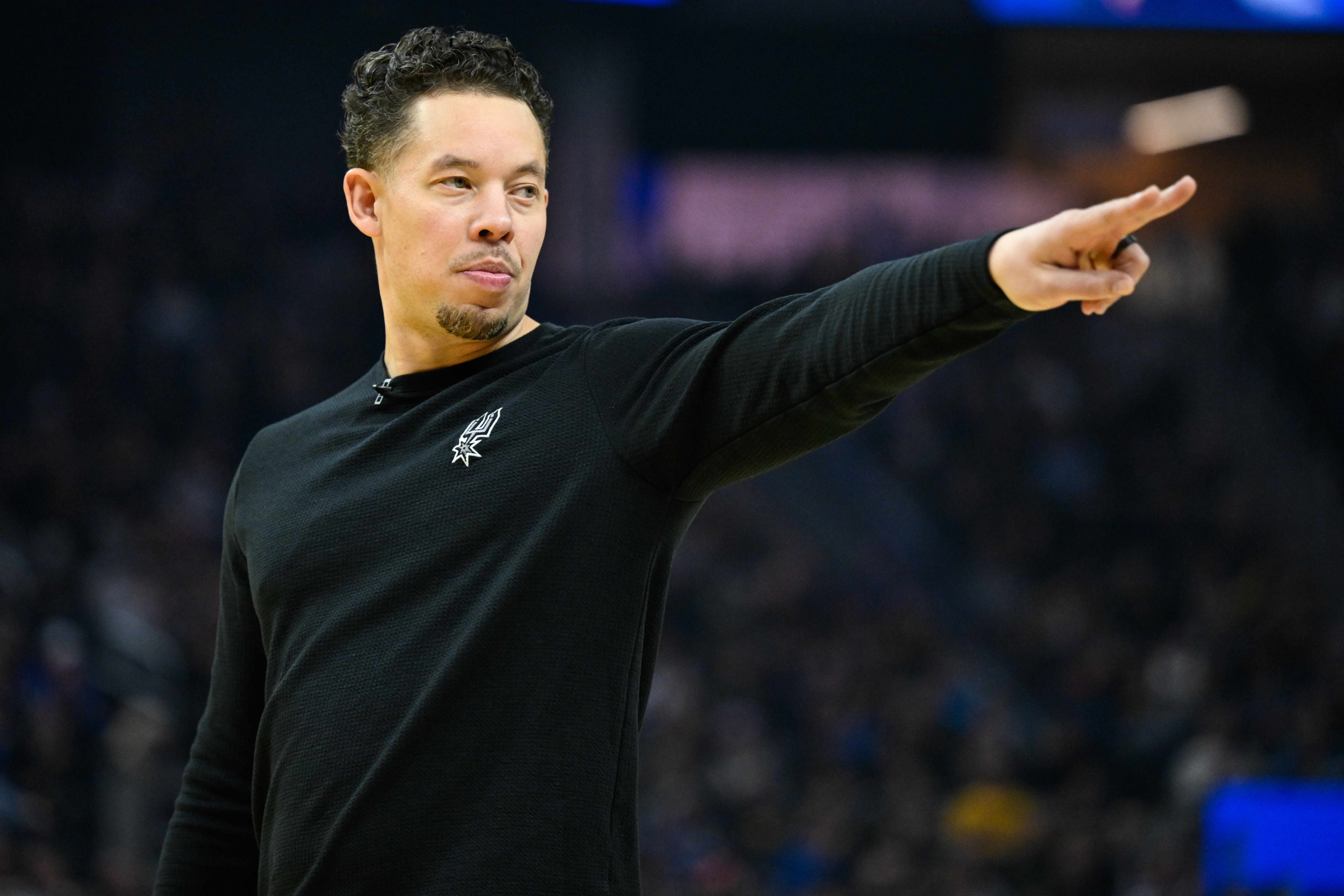 科尔评马刺代理主帅米奇 称其工作出色获波波维奇协助