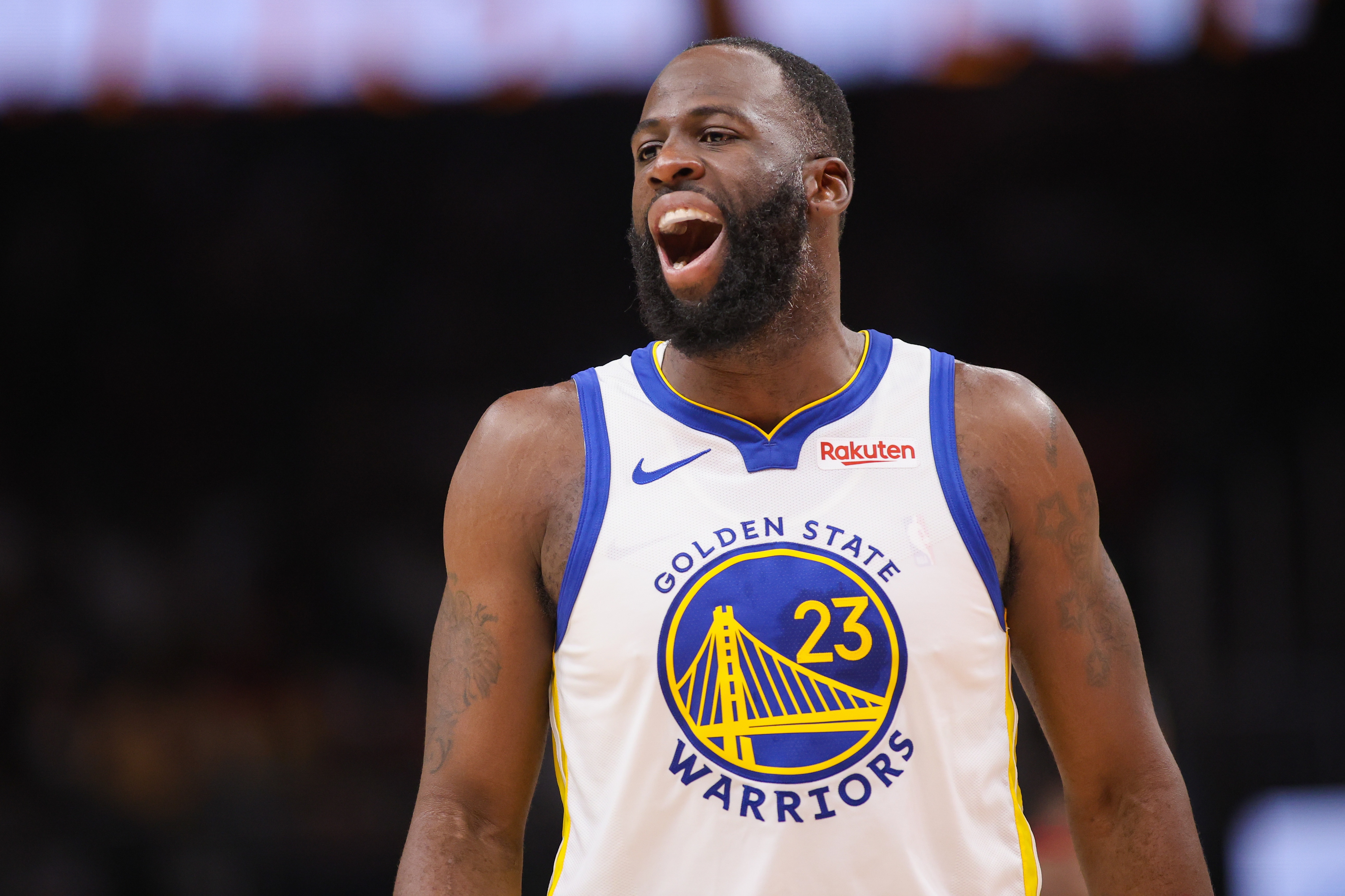 追梦半场4犯陷泥潭 勇士落后马刺21分