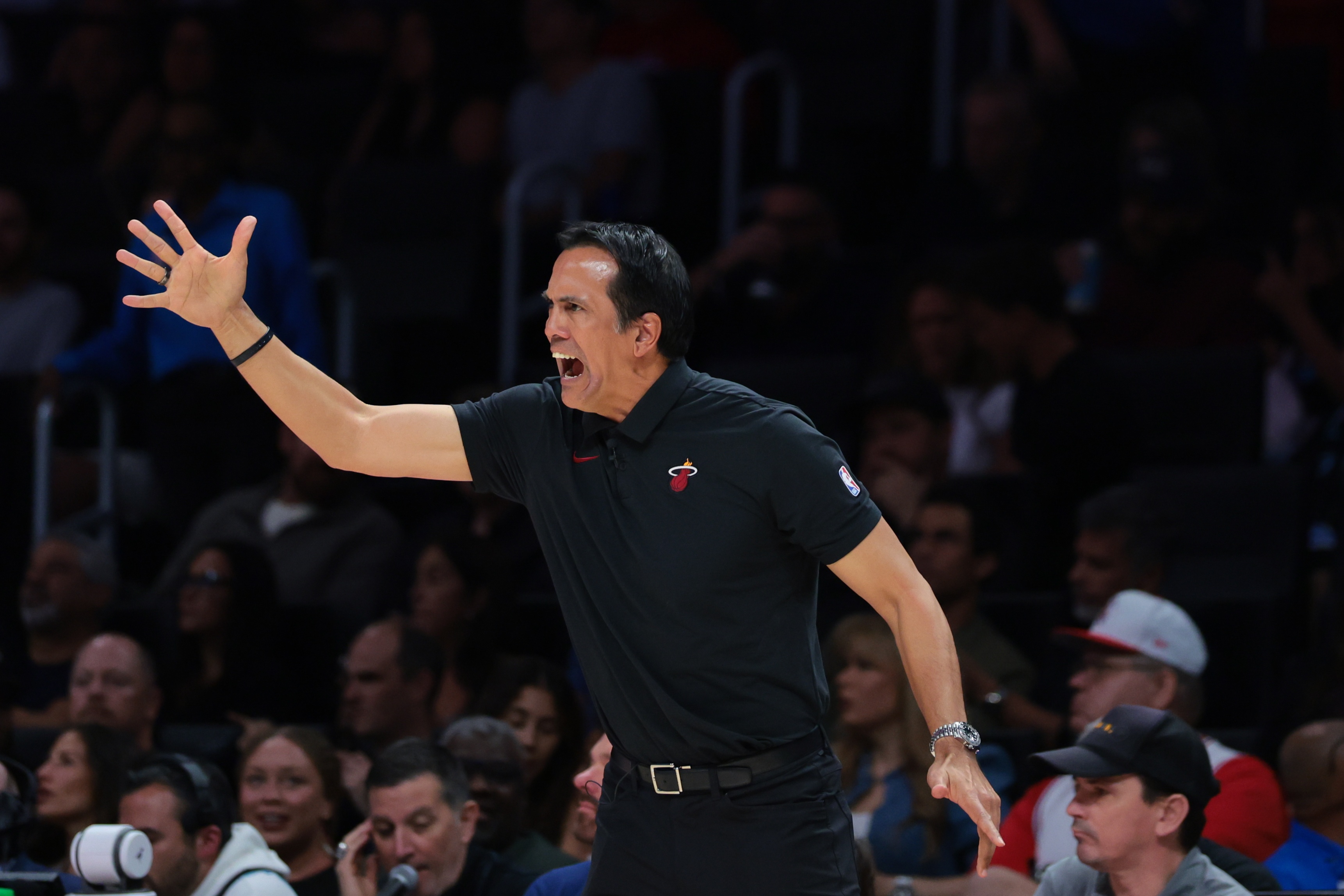 热火丢147分斯波称专注 绿军58%命中率轰垮防线 热火丢147分斯波称专注 绿军58%命中率轰垮防线