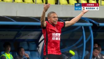 蓉城五球横扫西海岸领跑 费利佩生日夜替补戴帽