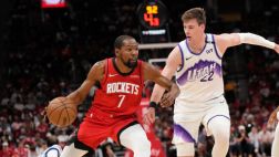 火箭主场狂胜爵士豪取五连胜 杜兰特25分阿门21分科迪空砍27+11