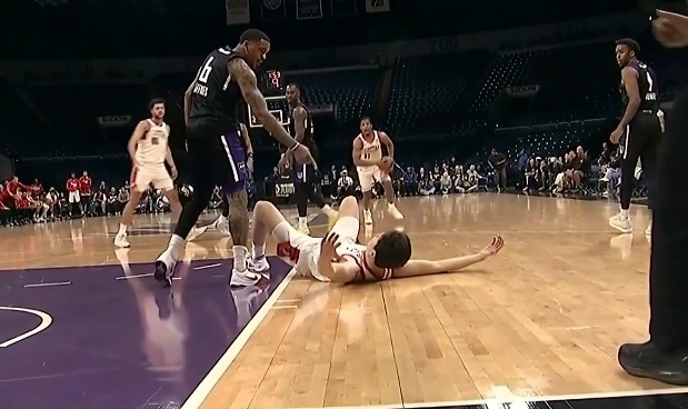 杨瀚森自曝冲突细节 垃圾话诱骗对手技犯