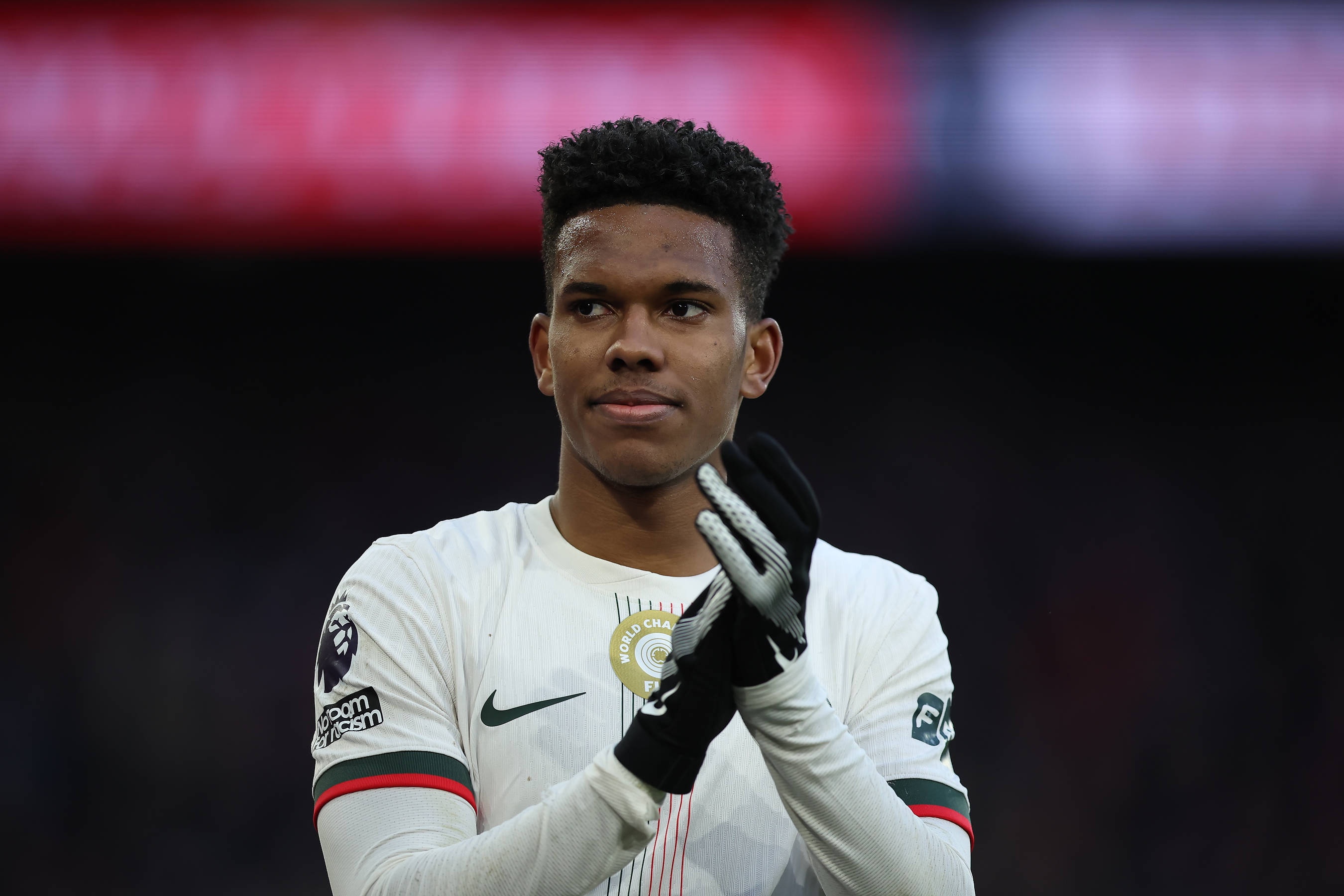 埃斯特旺8球创蓝军英超时代U18纪录 足总杯传射助球队七球大胜