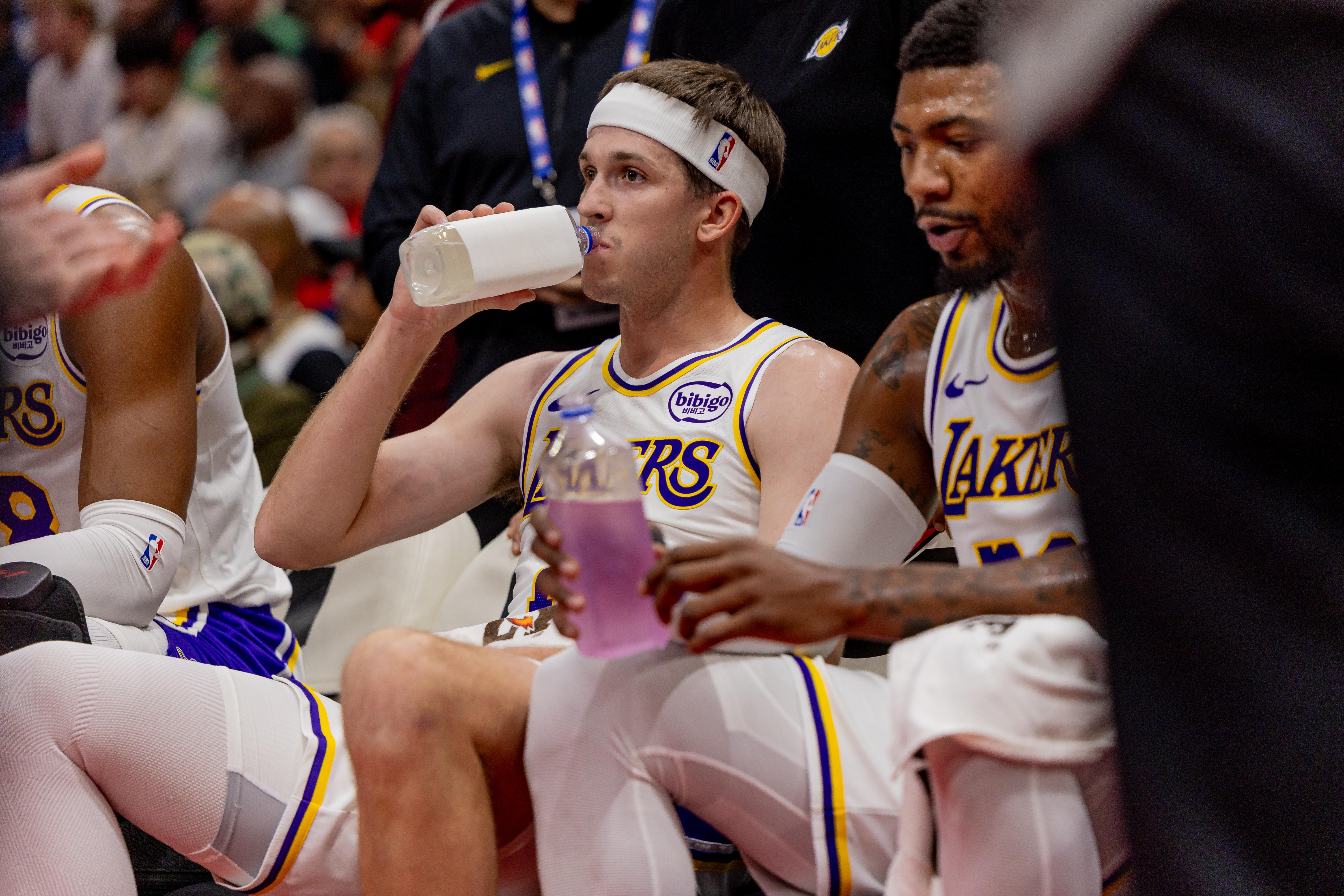 东契奇赴欧接受再生疗法治疗腿筋 湖人季后赛前景蒙上阴影