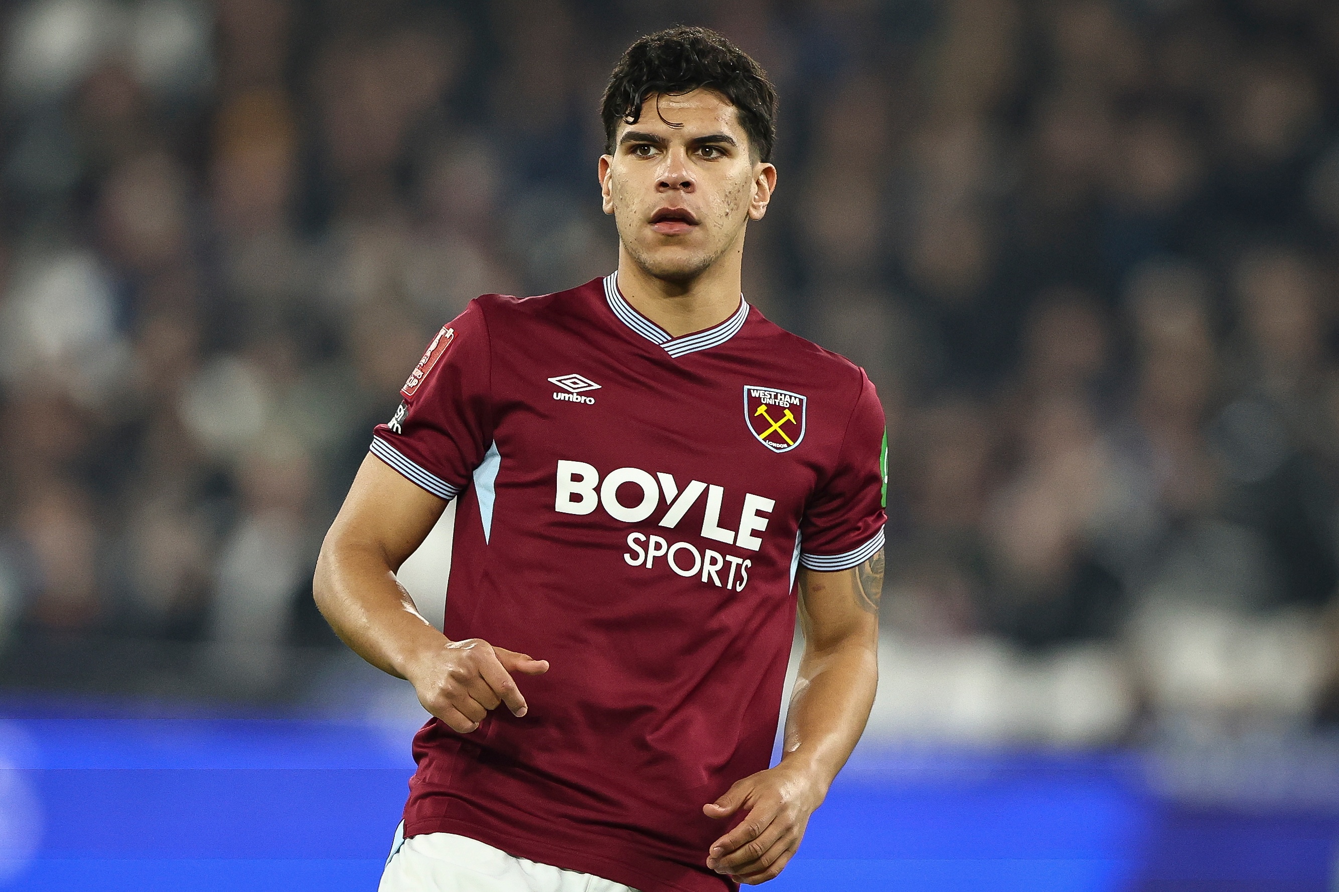 M费文身纪念启蒙恩师 每日对话激励世界杯梦想