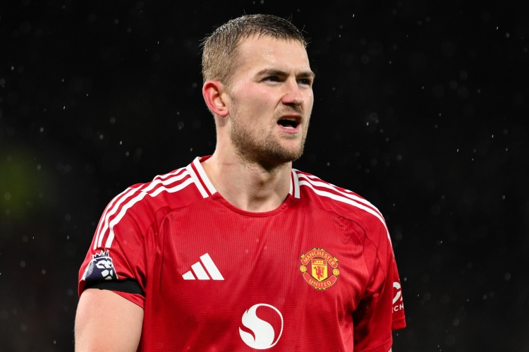 曼联训练阵容更新 德里赫特缺席达洛特因病缺勤