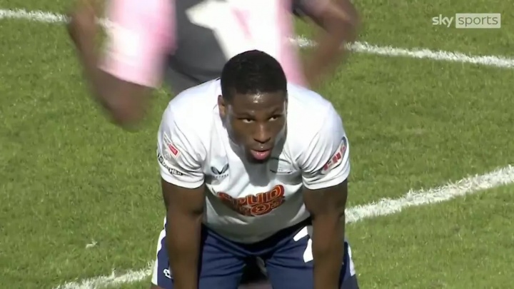 英冠补时惊现诡异乌龙 普雷斯顿后卫解围踢呲自毁好局