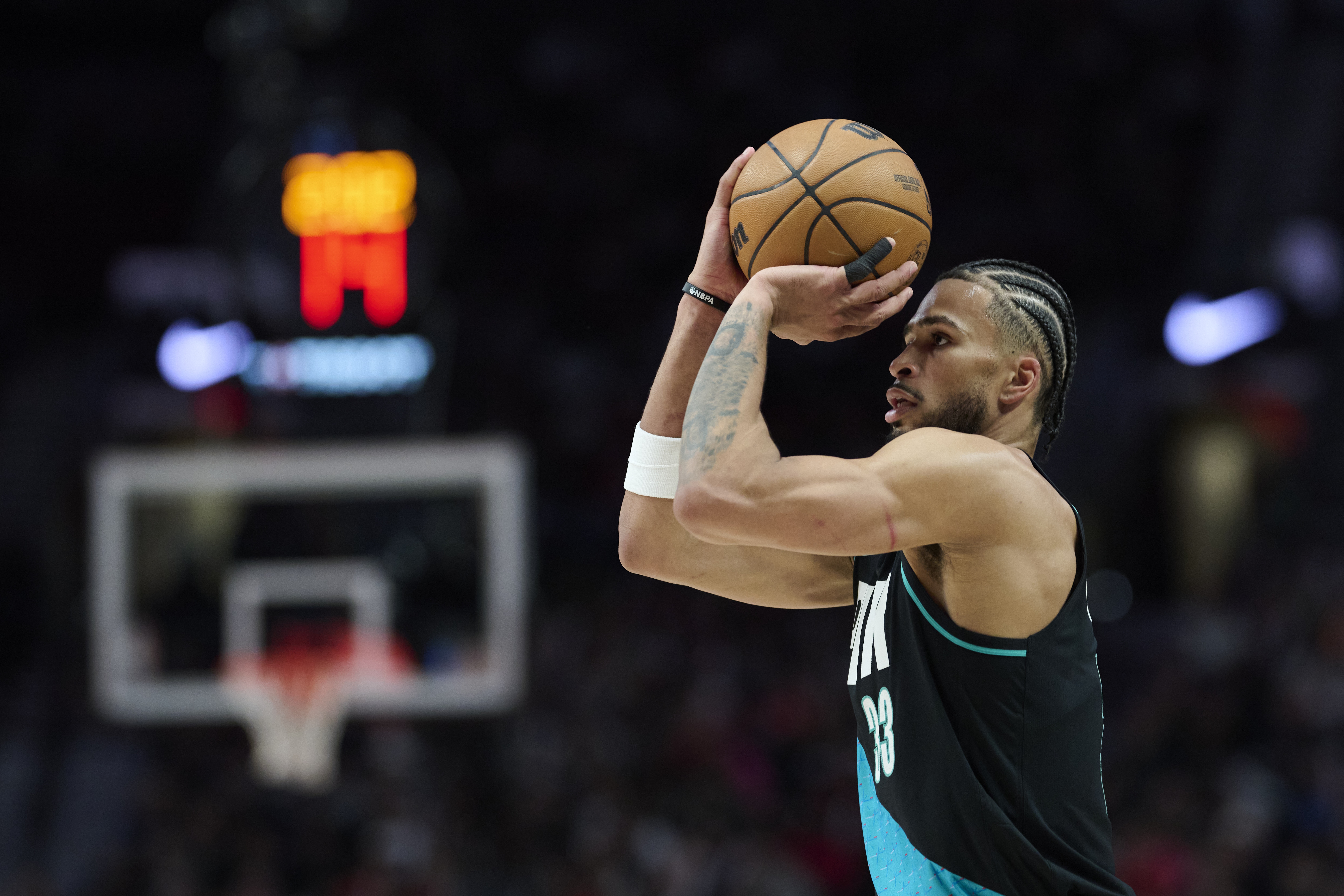 卡马拉首节三分弹无虚发 开拓者客场领先掘金 卡马拉首节三分弹无虚发 开拓者客场领先掘金