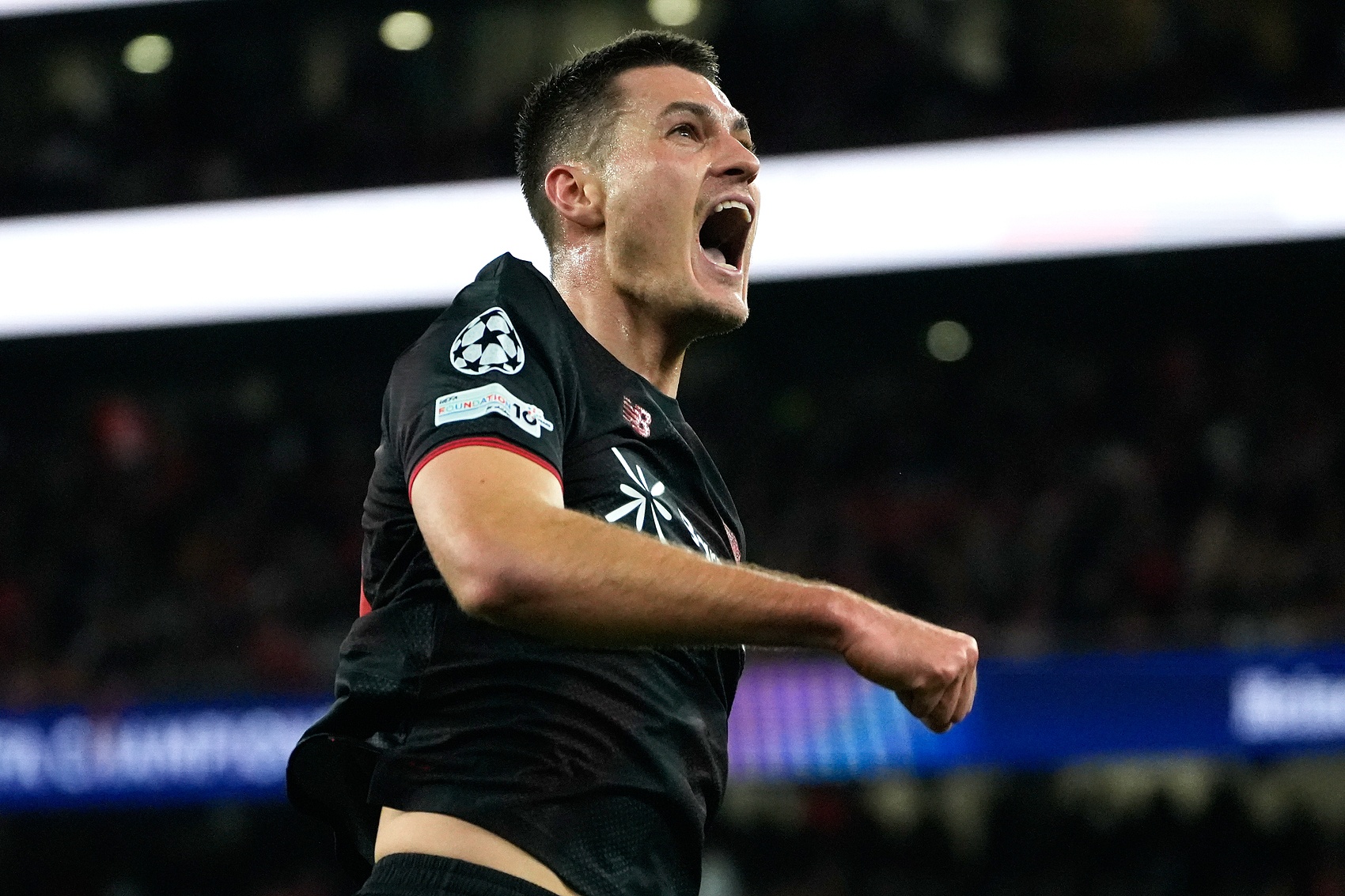 斯米切尔锐评阿森纳锋线选择 称签希克而非约克雷斯或已夺冠