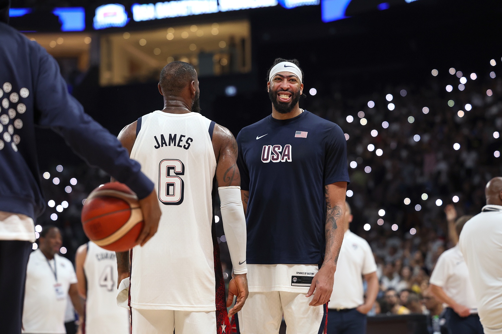 浓眉表态愿战2028洛杉矶奥运 静候美国男篮征召