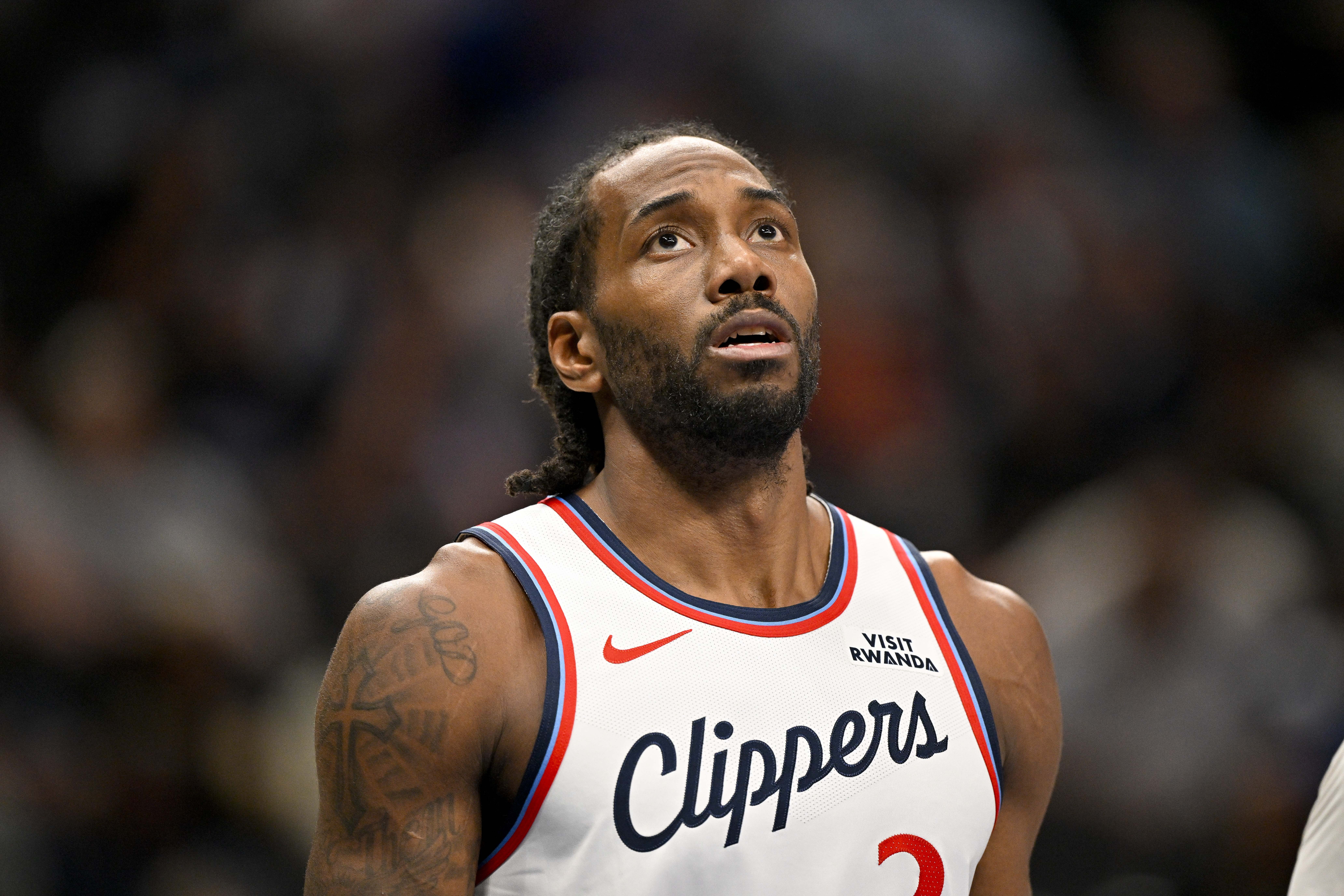 伦纳德谈备战开拓者 强调减少失误执行战术抓好篮板 伦纳德谈备战开拓者 强调减少失误执行战术抓好篮板