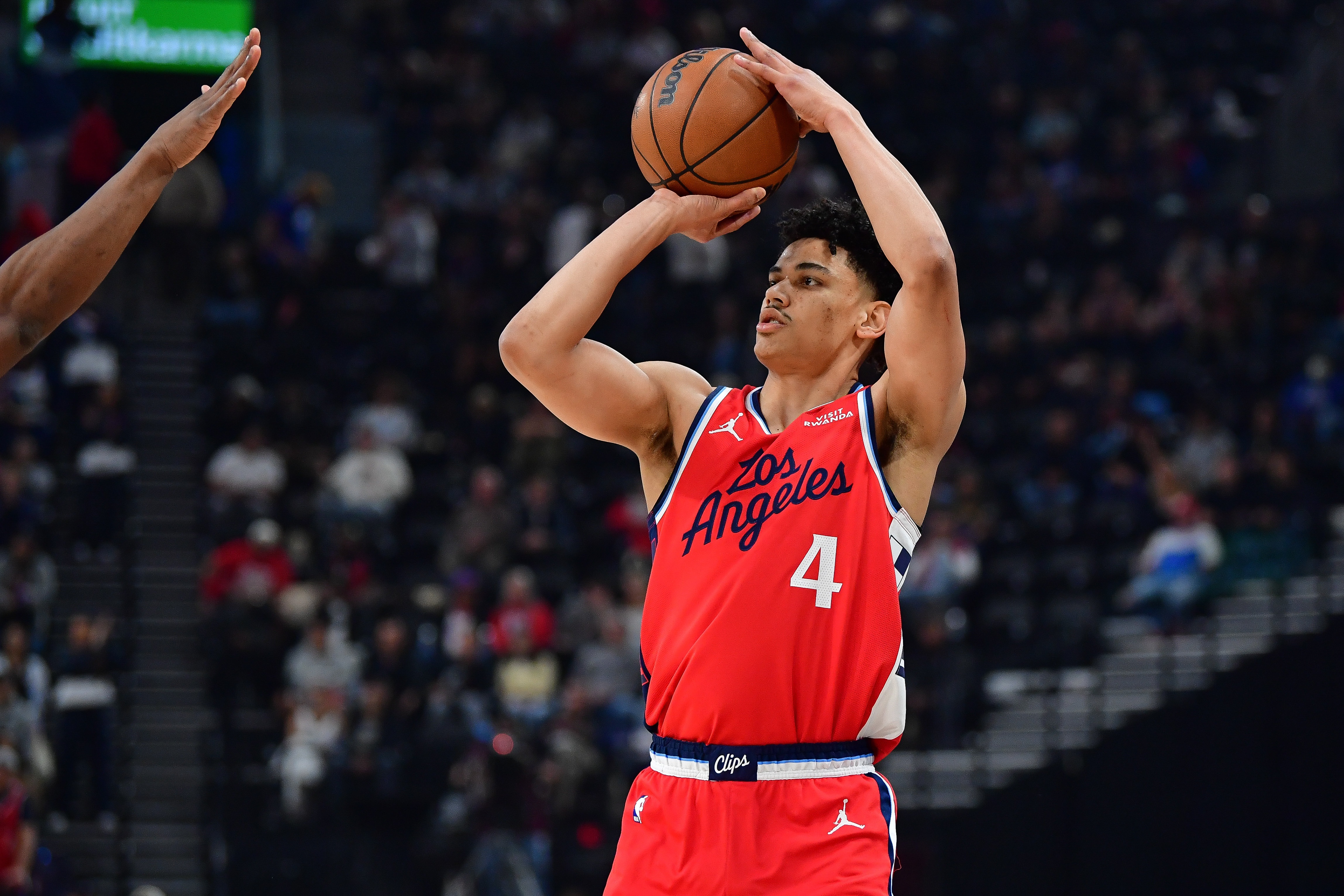 快船轮换阵容练兵 米勒桑德斯高效输出难阻失利