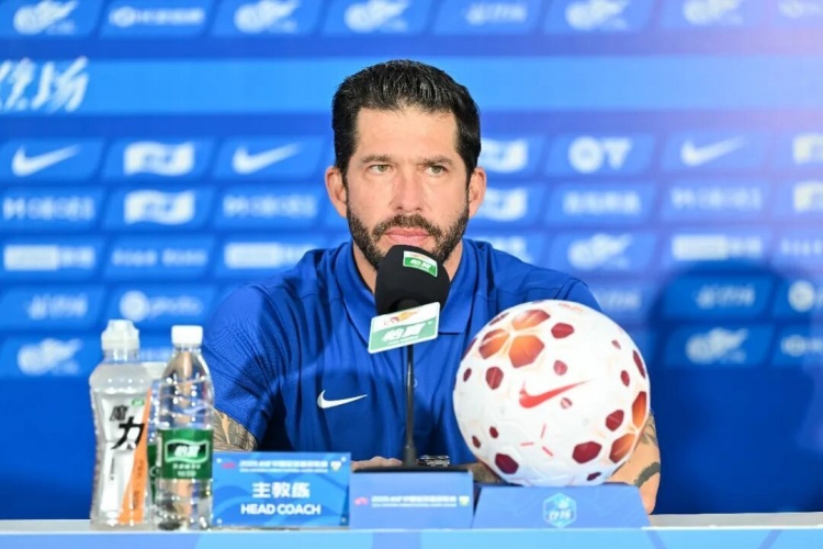 武汉三镇客战重庆铜梁龙 莫拉赛前强调充分备战