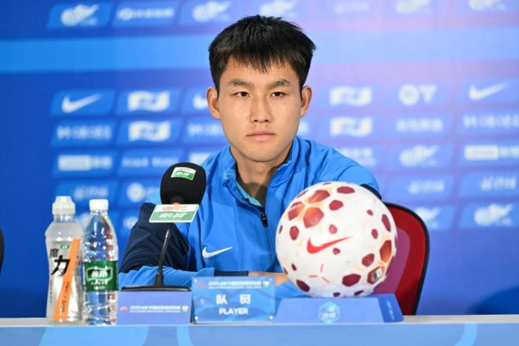 武汉三镇客战重庆铜梁龙 莫拉赛前强调充分备战