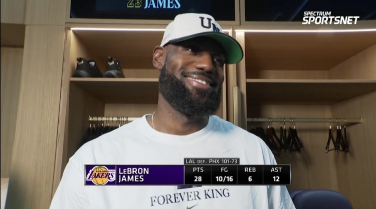 詹姆斯高效28+12率队大胜 回应角色转变称更想要三连胜