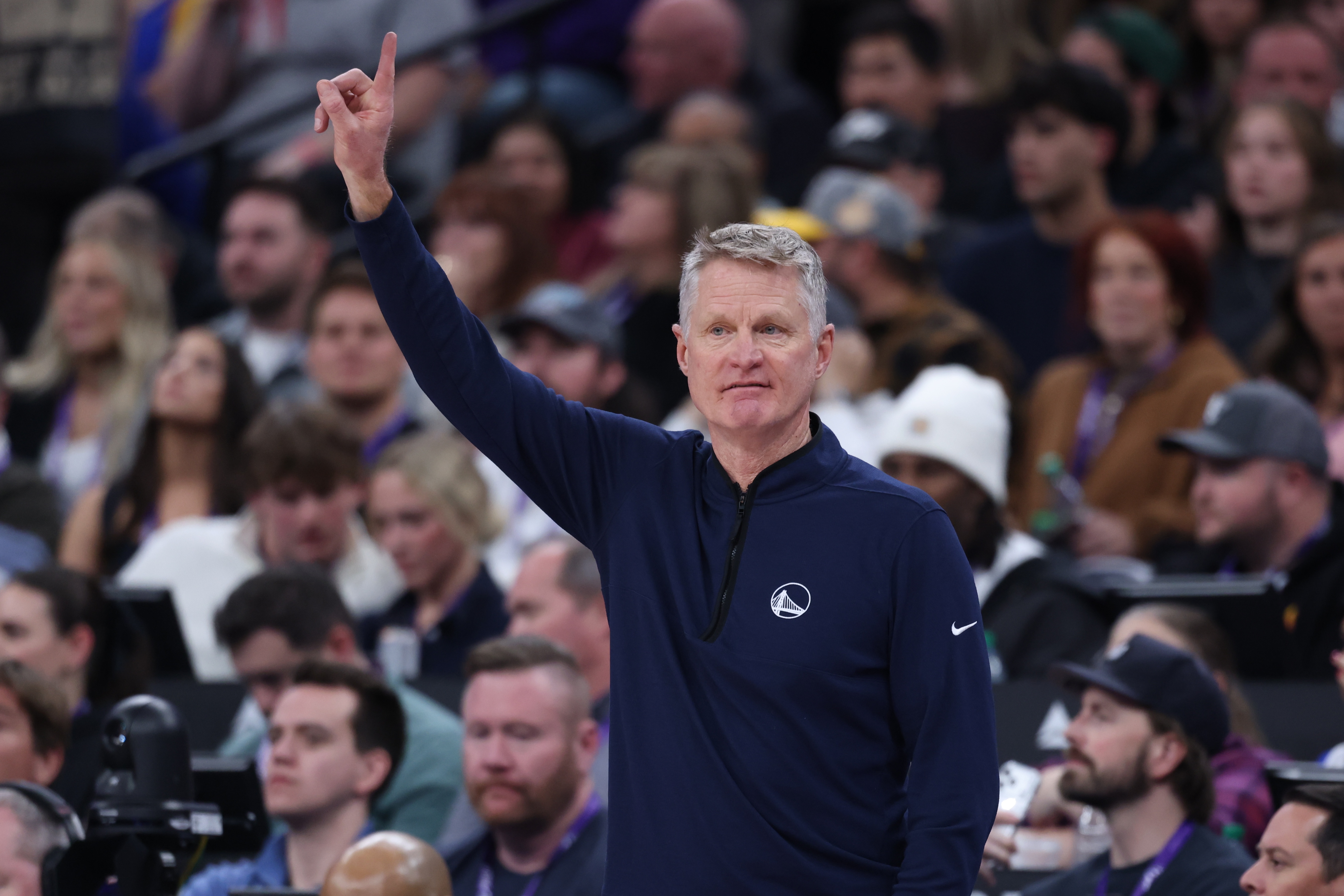 科尔留任勇士成定局 邓利维休赛期面临多重决策