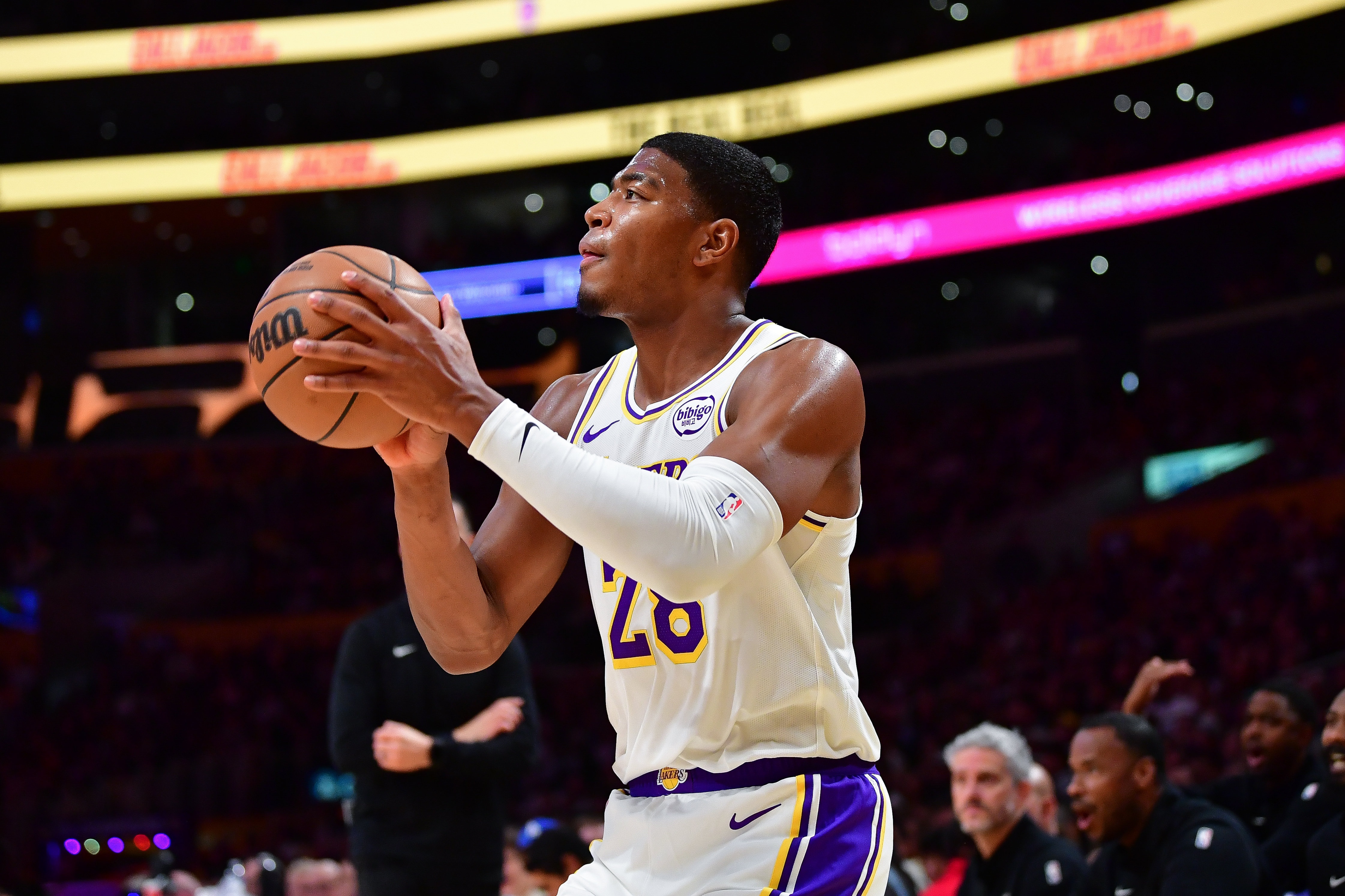 八村塁22+10湖人锁定第四 休整后首要课题是应对火箭篮板冲击