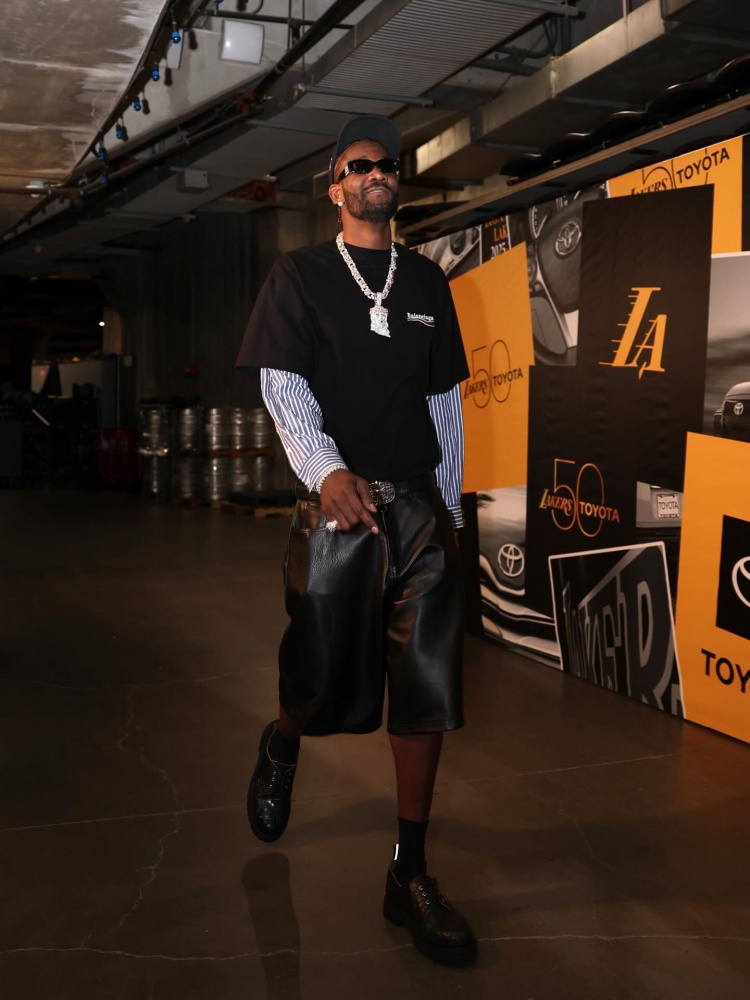 艾顿社媒总结常规赛征程 表态季后赛工作未结束