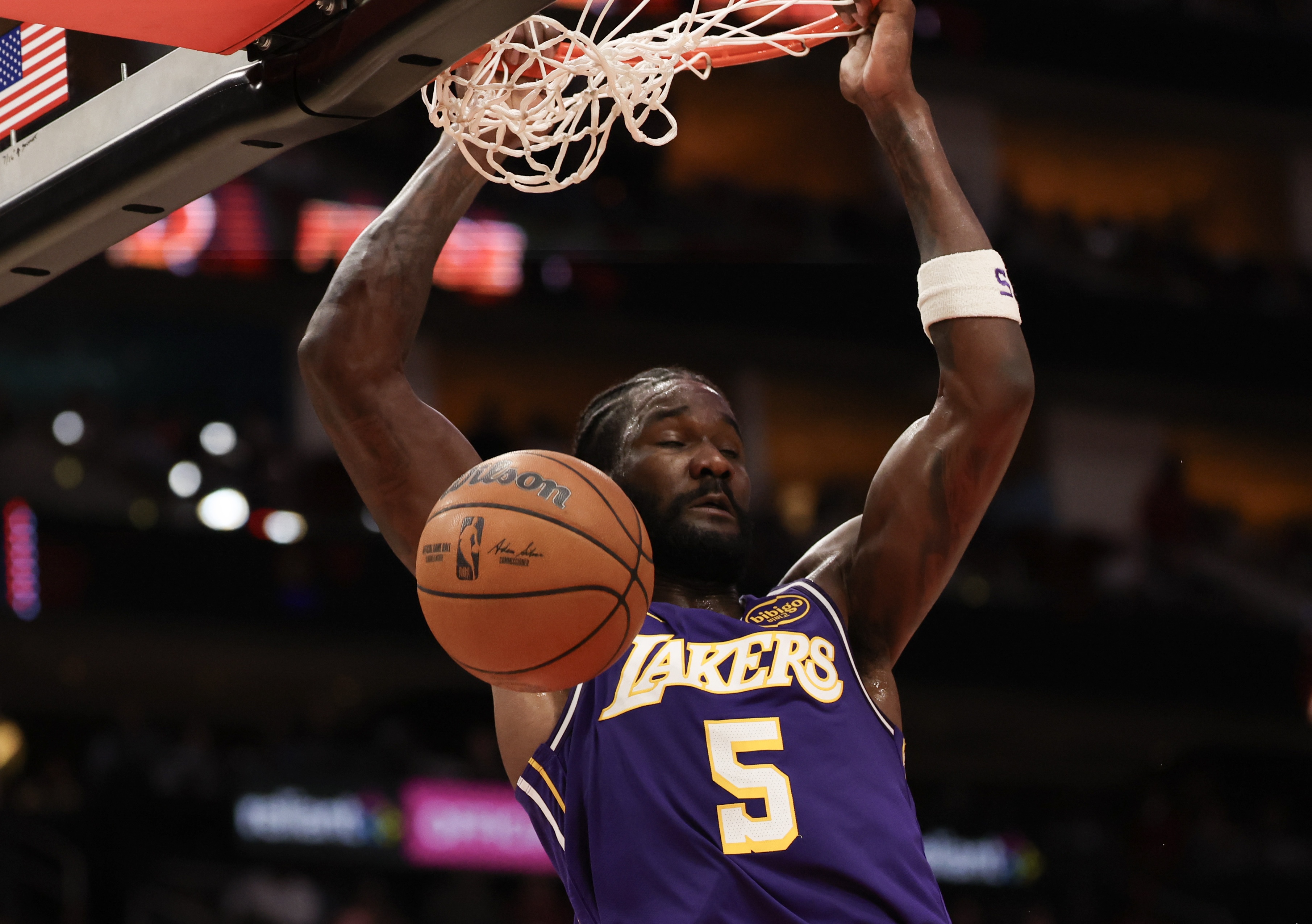 艾顿拒评个人赛季表现 将评判权交予外界