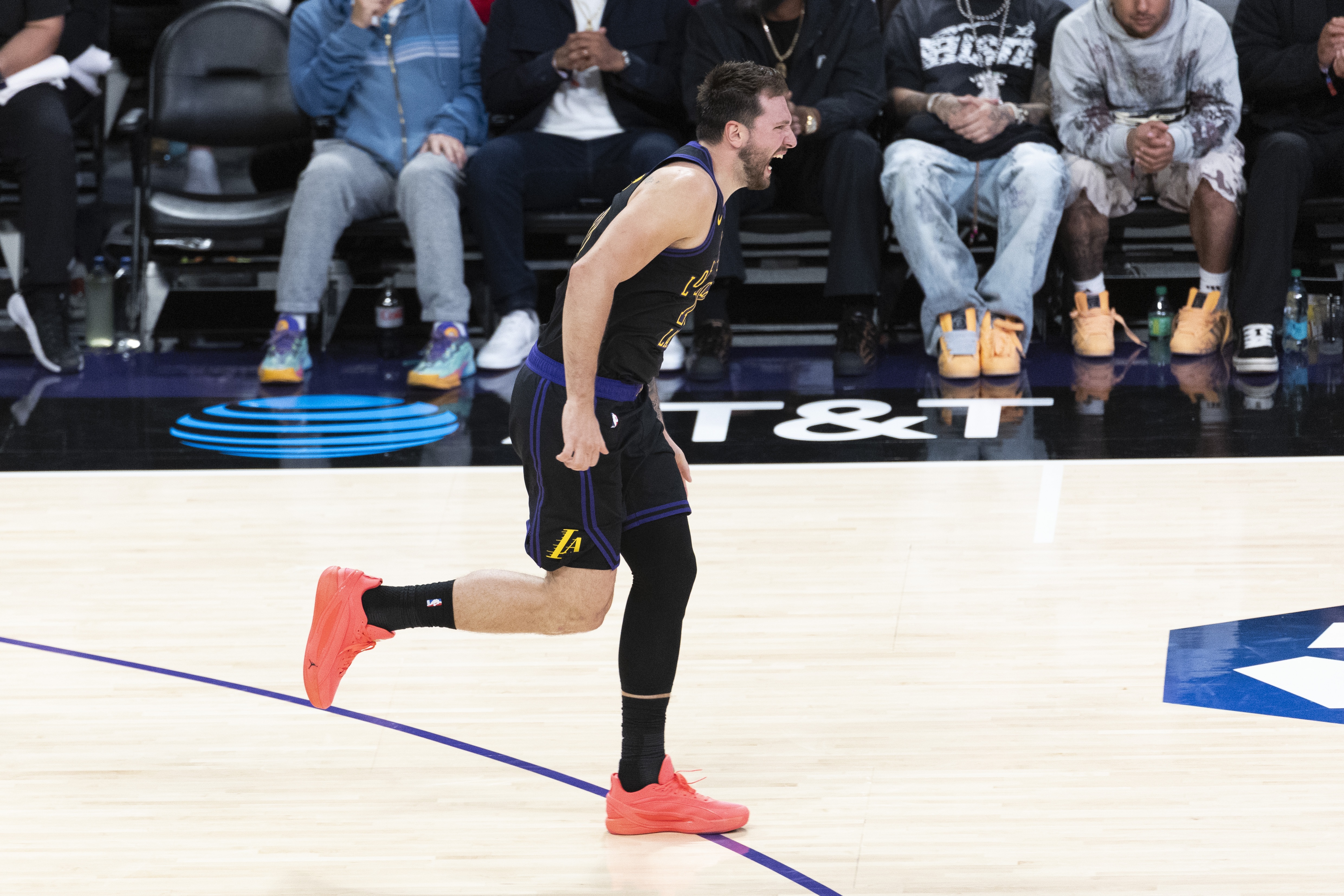 维蒂揭秘科比欧洲治疗真相 东契奇细胞疗法引关注