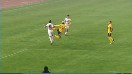 丁海峰飞踹背部直红 中足联官方处以停赛1场罚款1万