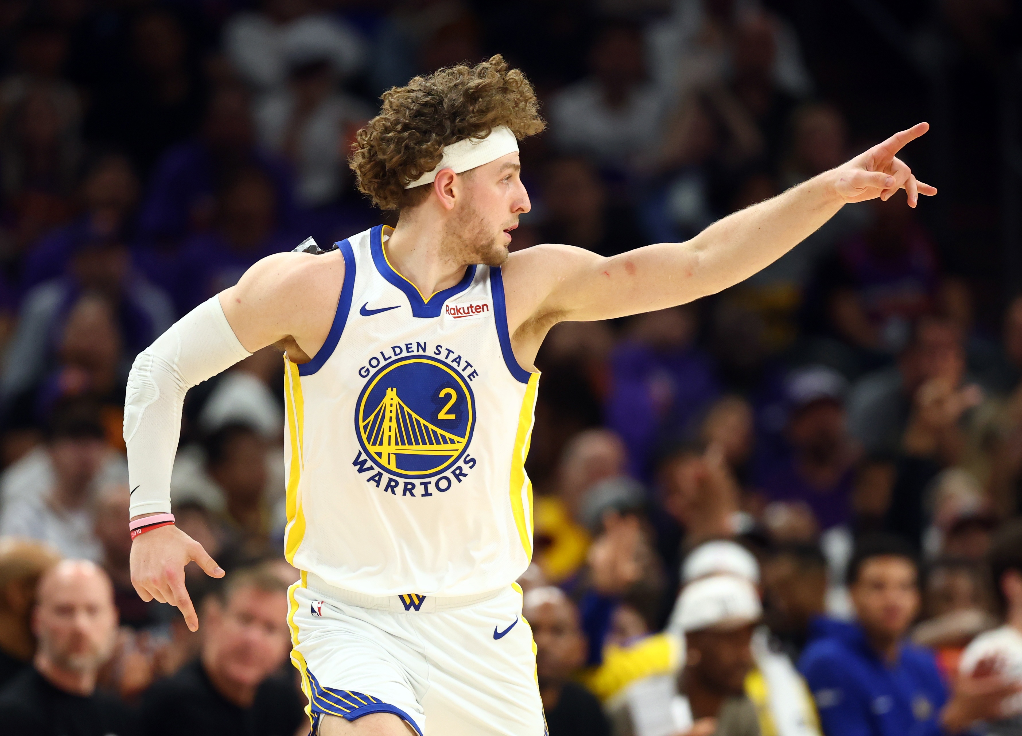 太阳无限换防锁死库追挡拆 格林36分送勇士出局