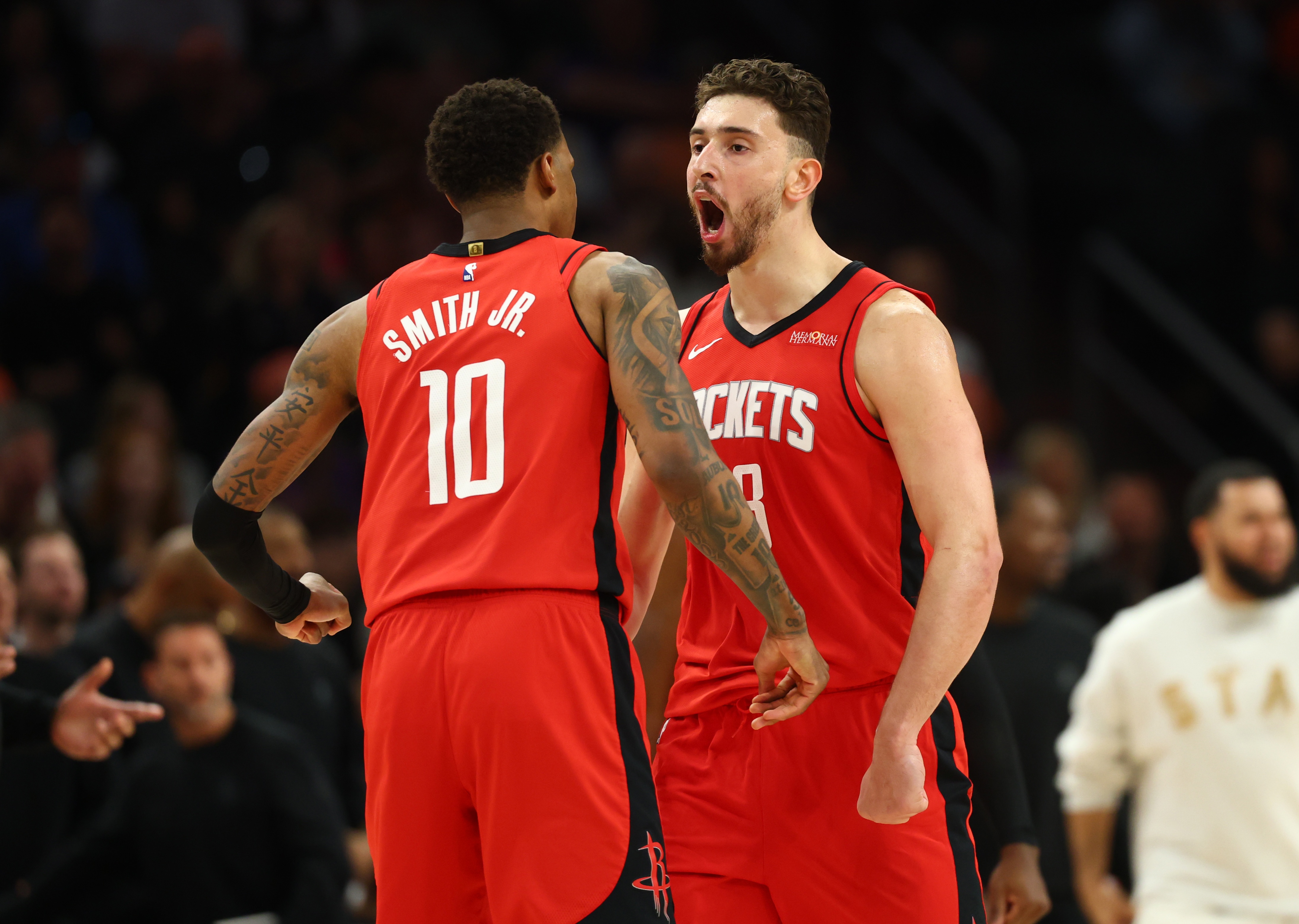 湖人首战告捷暗藏隐忧 篮板遭爆&失误20次敲响警钟