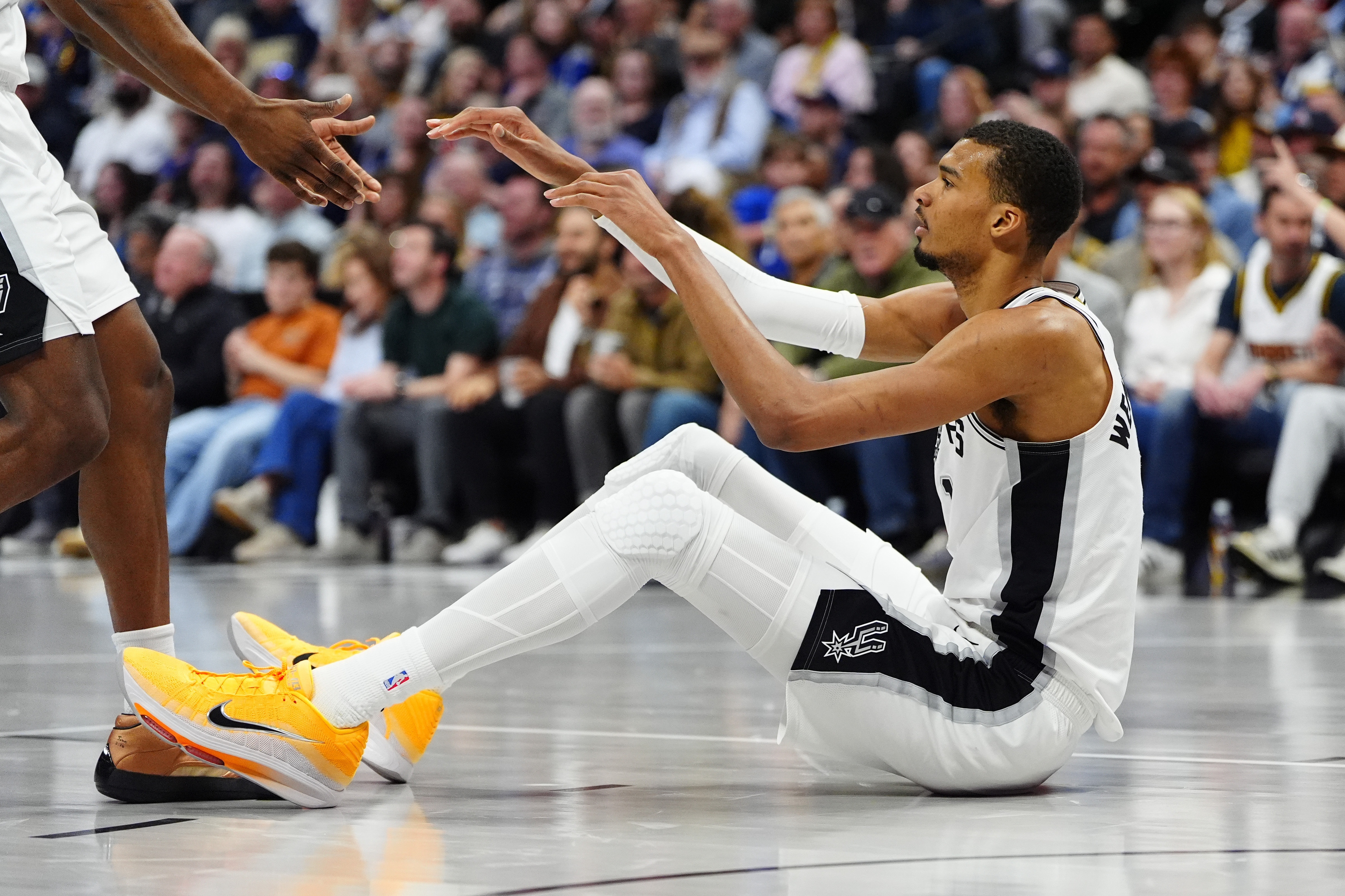 残阵湖人2-0火箭：雷迪克防守大师课，乌度卡进攻无解