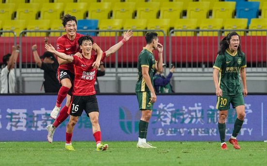 武磊两针封闭拖累膝盖 国足进攻断崖式下滑