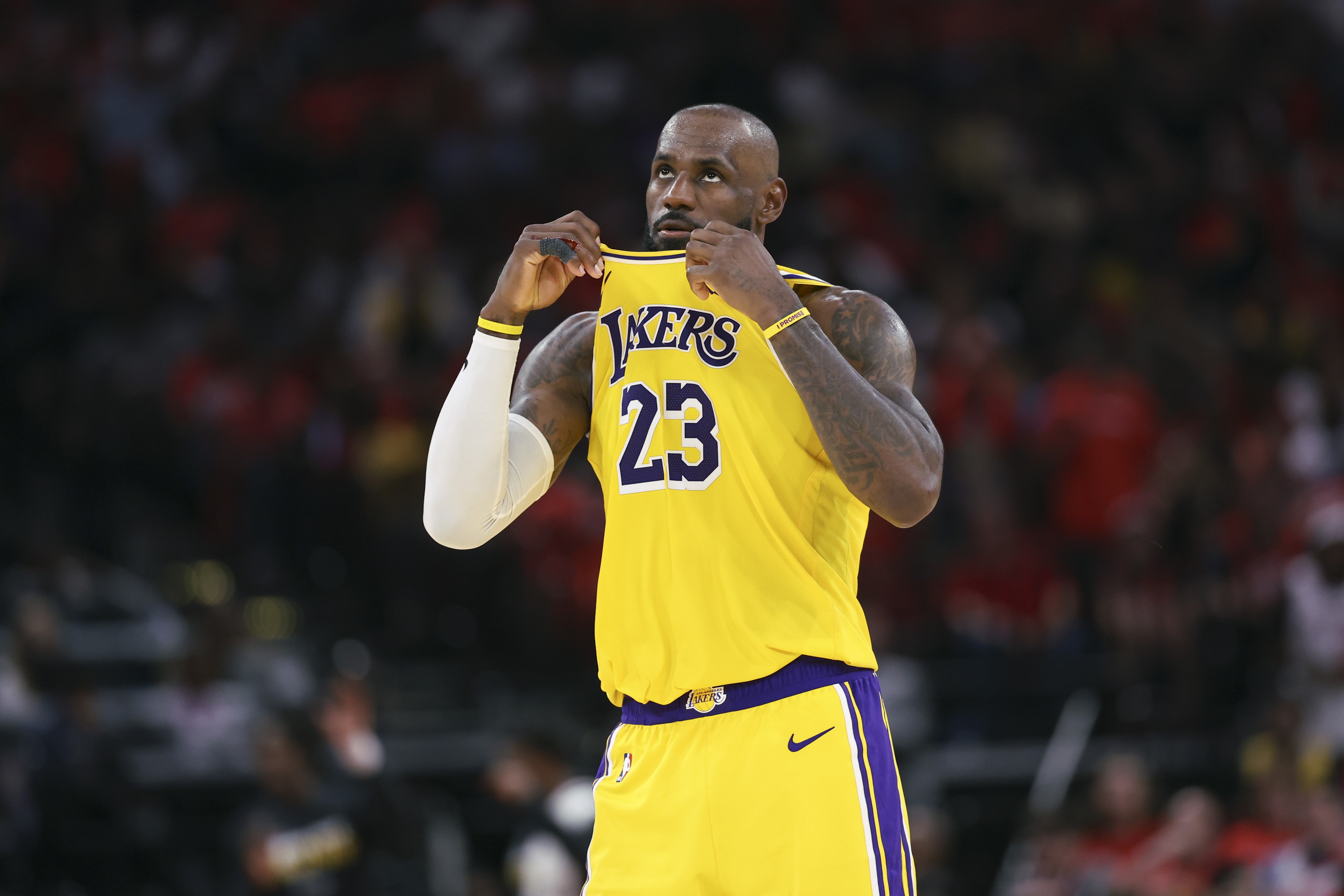 ESPN名记：湖人要求詹姆斯降薪需给理由 否则他会去别处拿更少